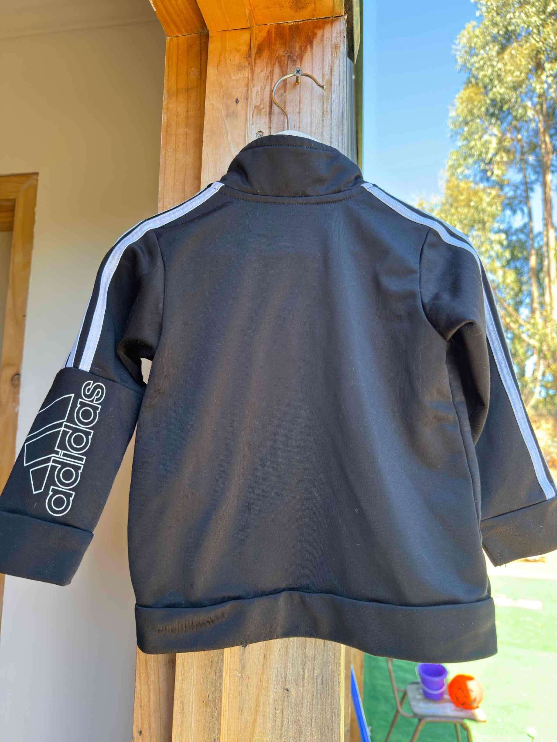 Poleron deportivo negro Adidas unisex - miniatura 3