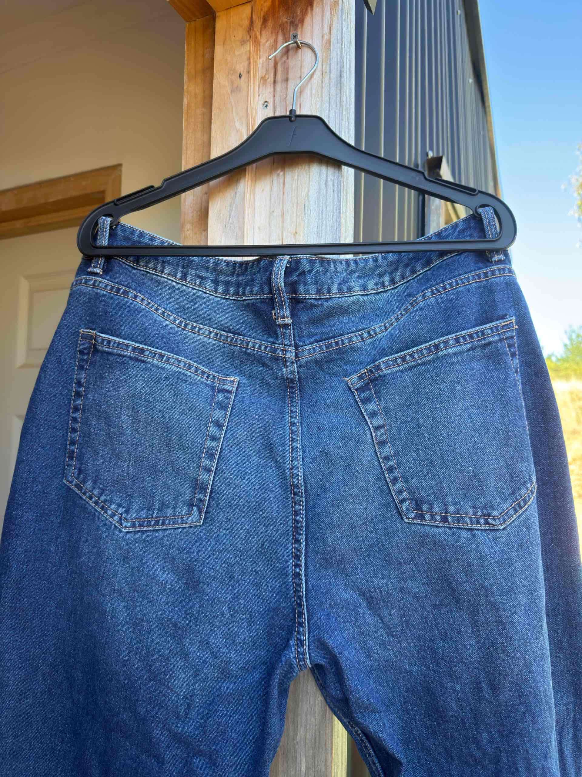 Jeans azules con desgastes mujer - miniatura 5