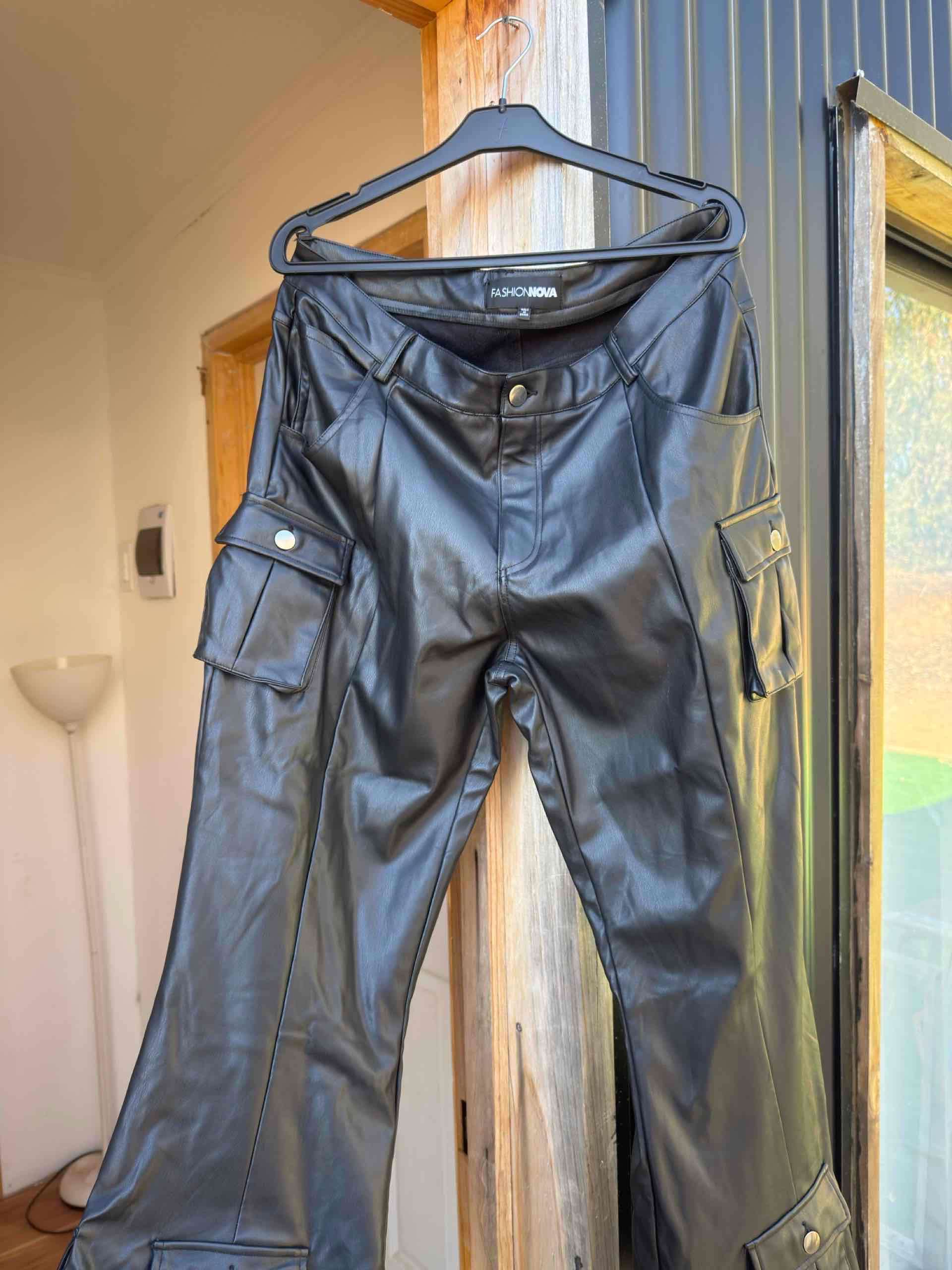 Pantalones de cuero Fashion Nova - miniatura 2