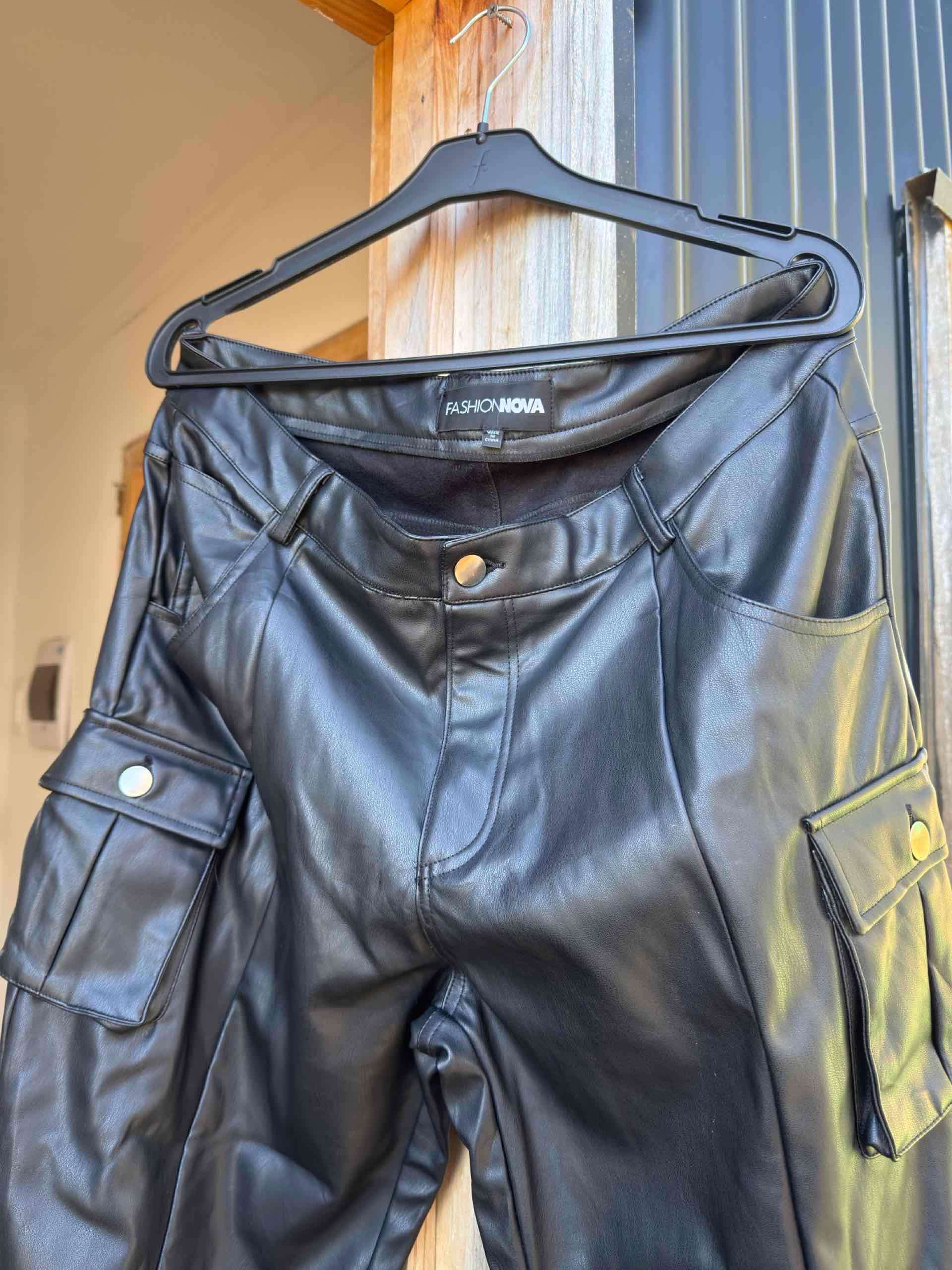 Pantalones de cuero Fashion Nova - miniatura 3