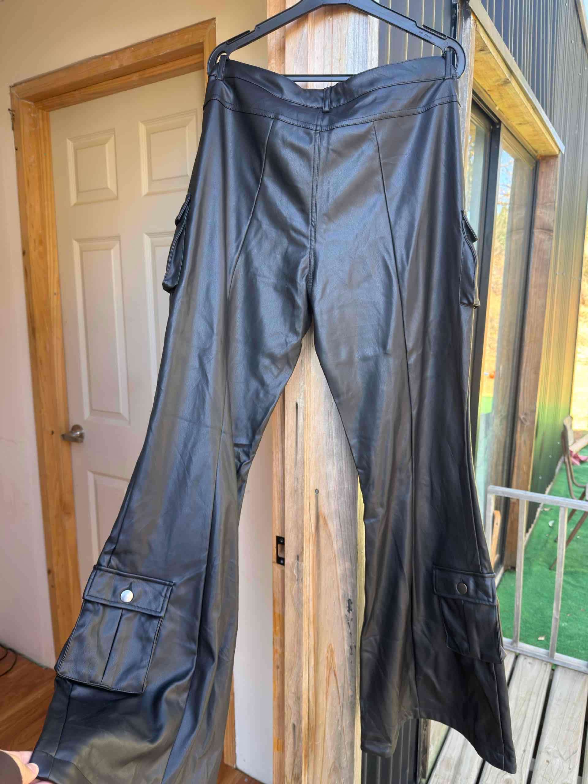 Pantalones de cuero Fashion Nova - miniatura 4