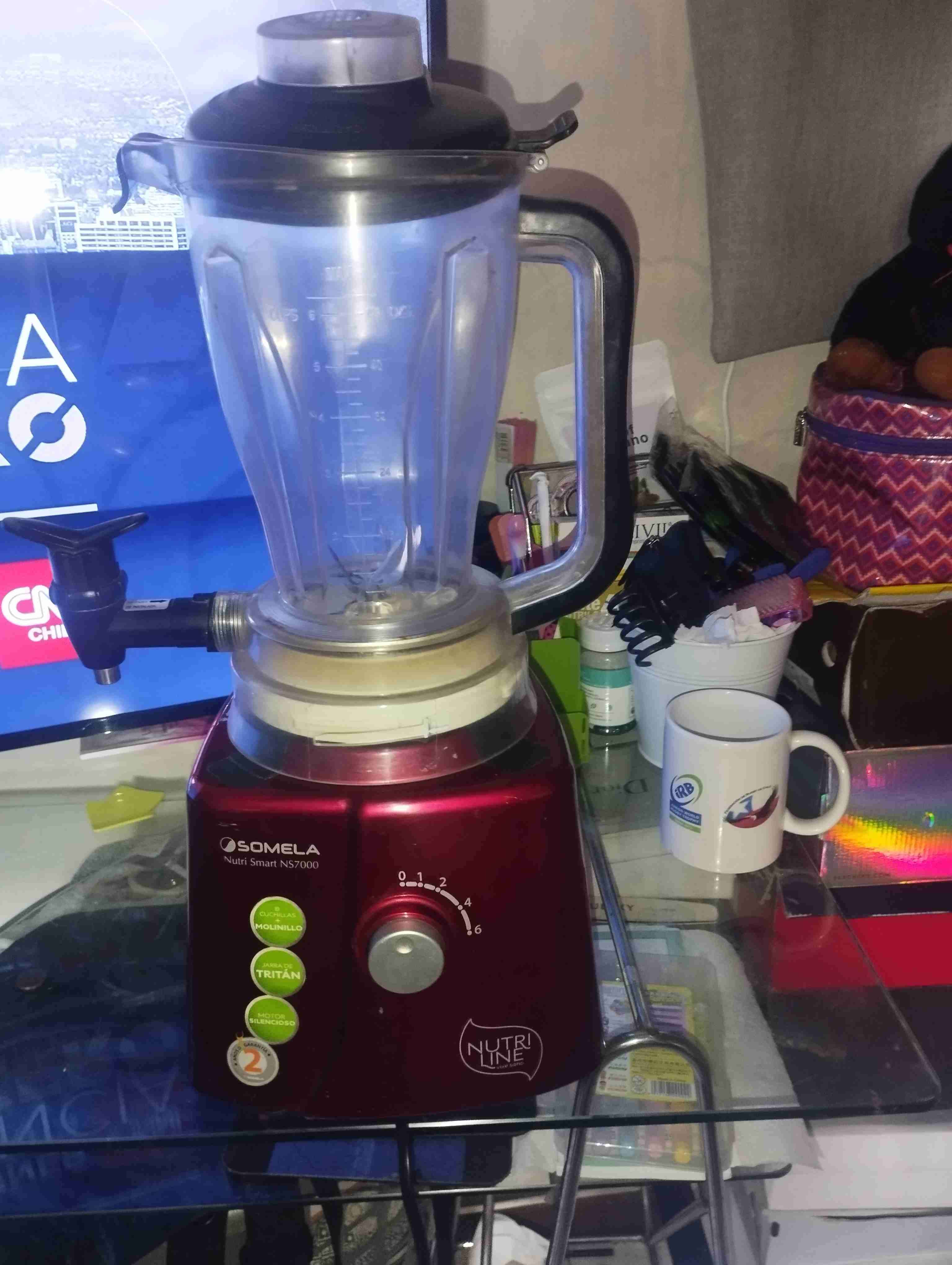 Licuadora roja Somela Nutri Smart