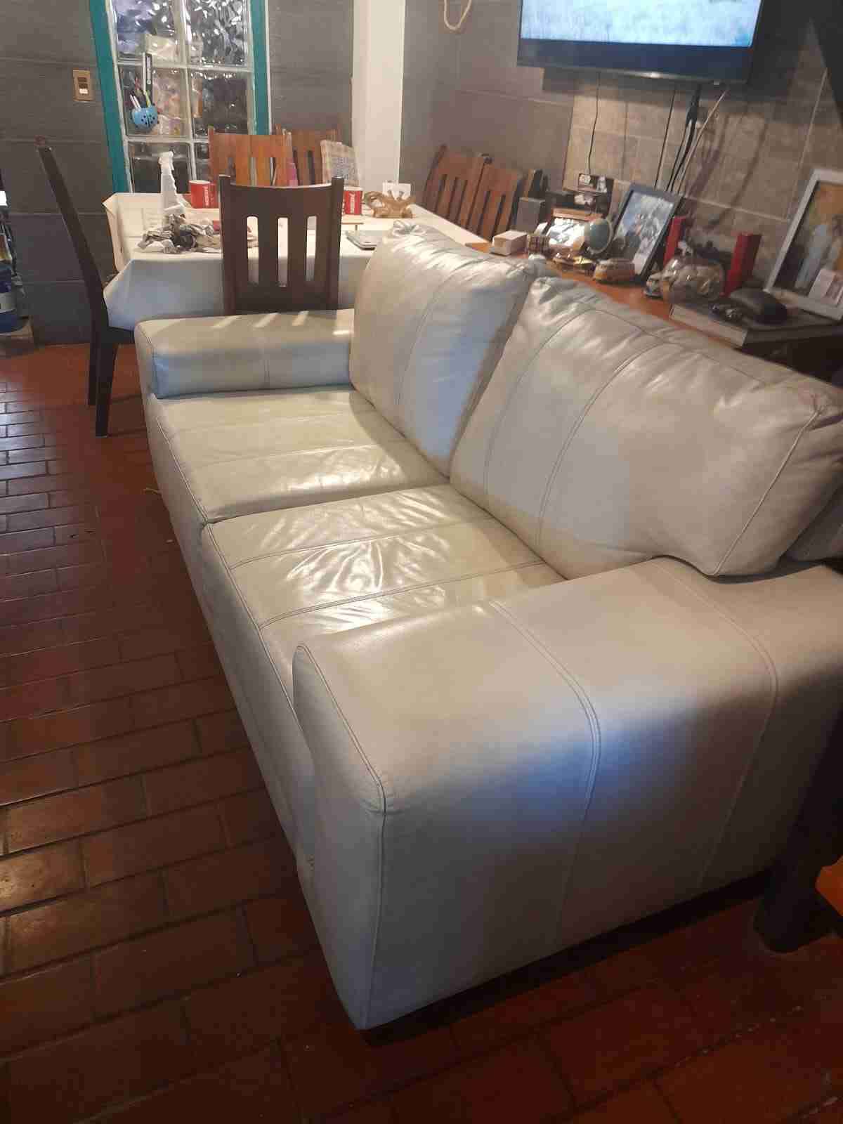 Sofá de cuero Marca Rosen - miniatura 1