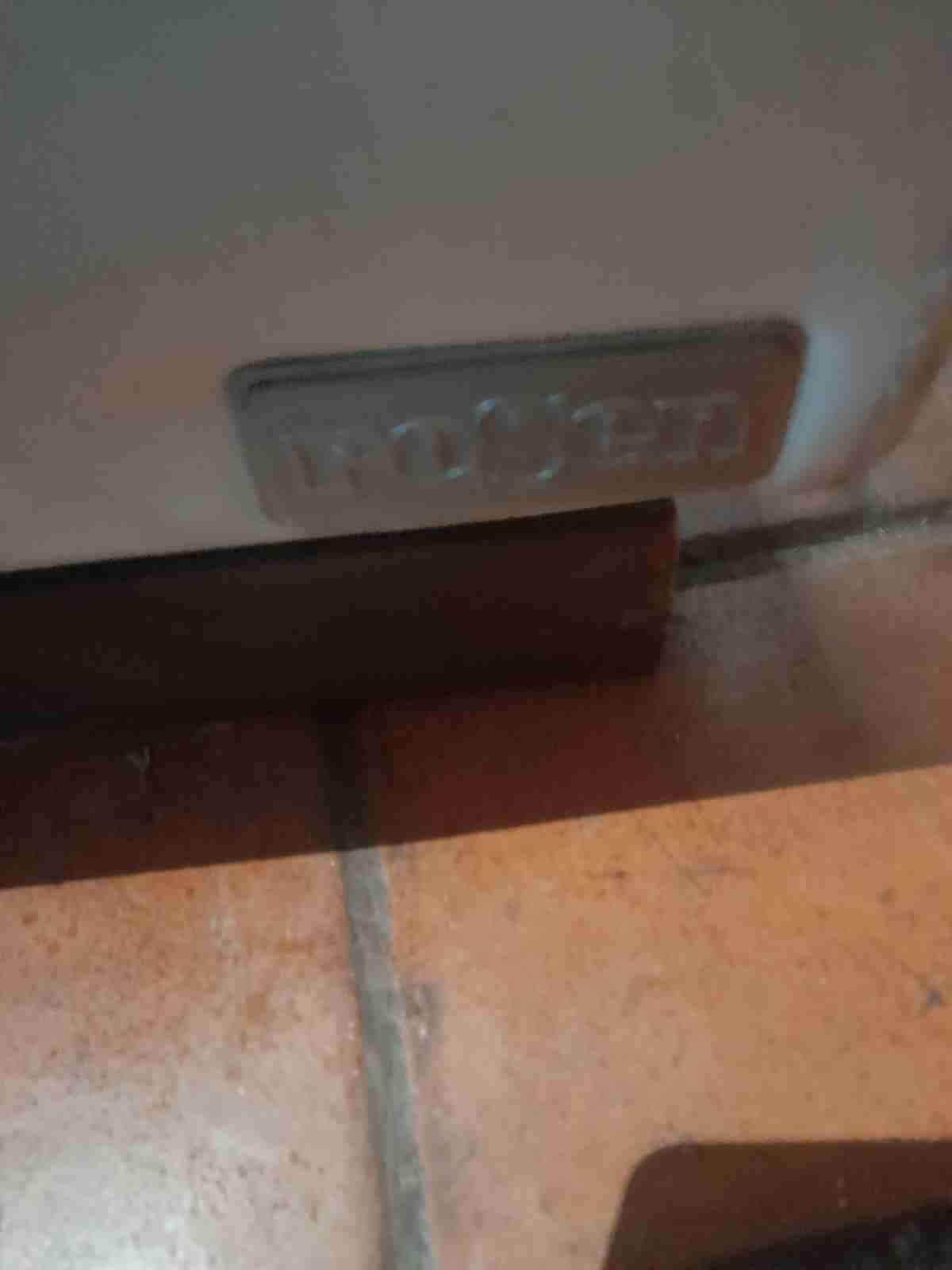 Sofá de cuero Marca Rosen - miniatura 3