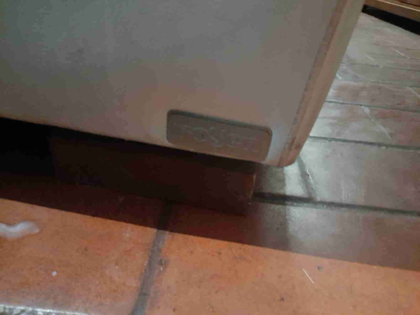 Sofá de cuero Marca Rosen - miniatura 4