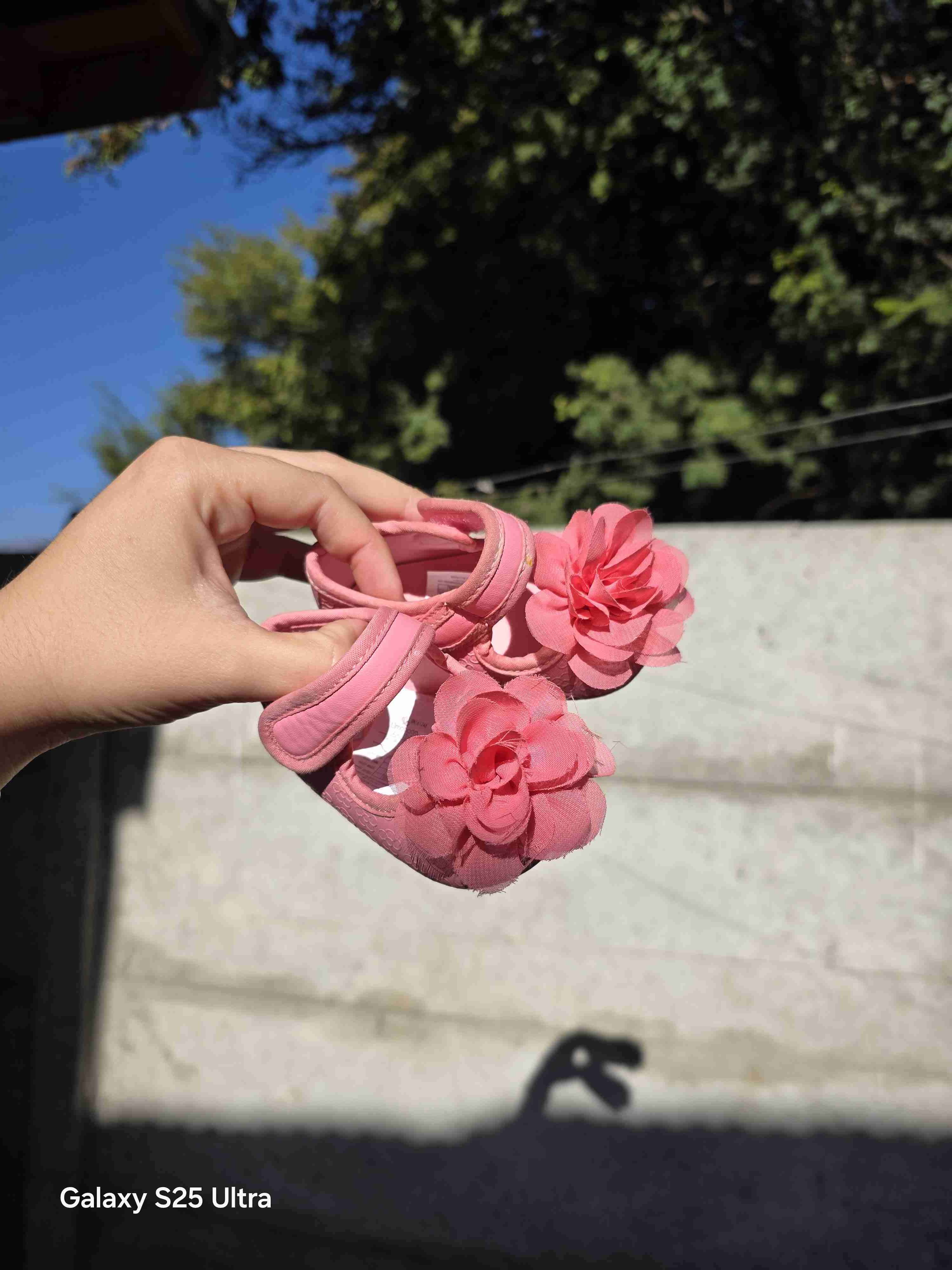 Sandalias rosadas para bebé - miniatura 2