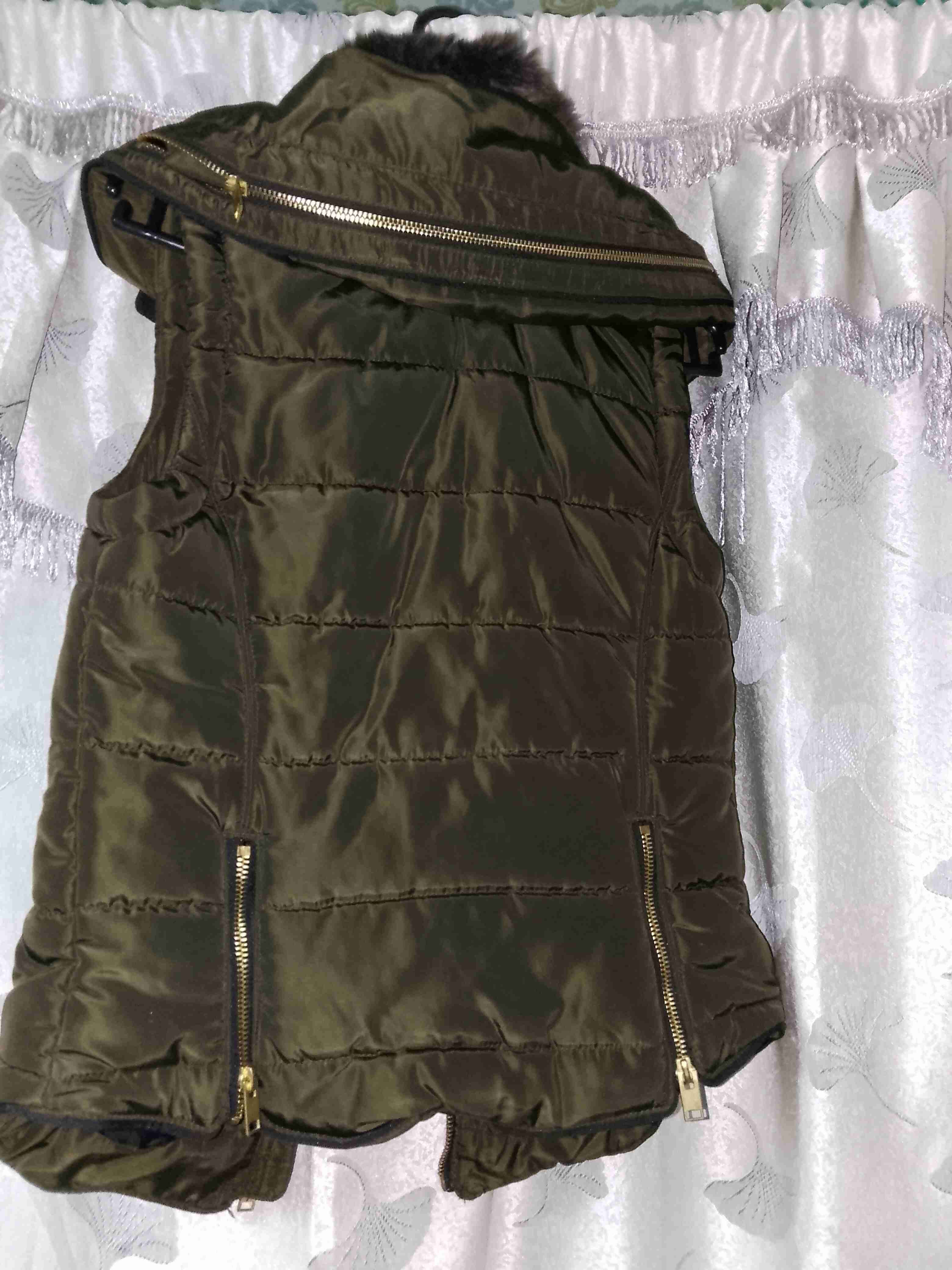 Puffa verde con capucha peluda - miniatura 2