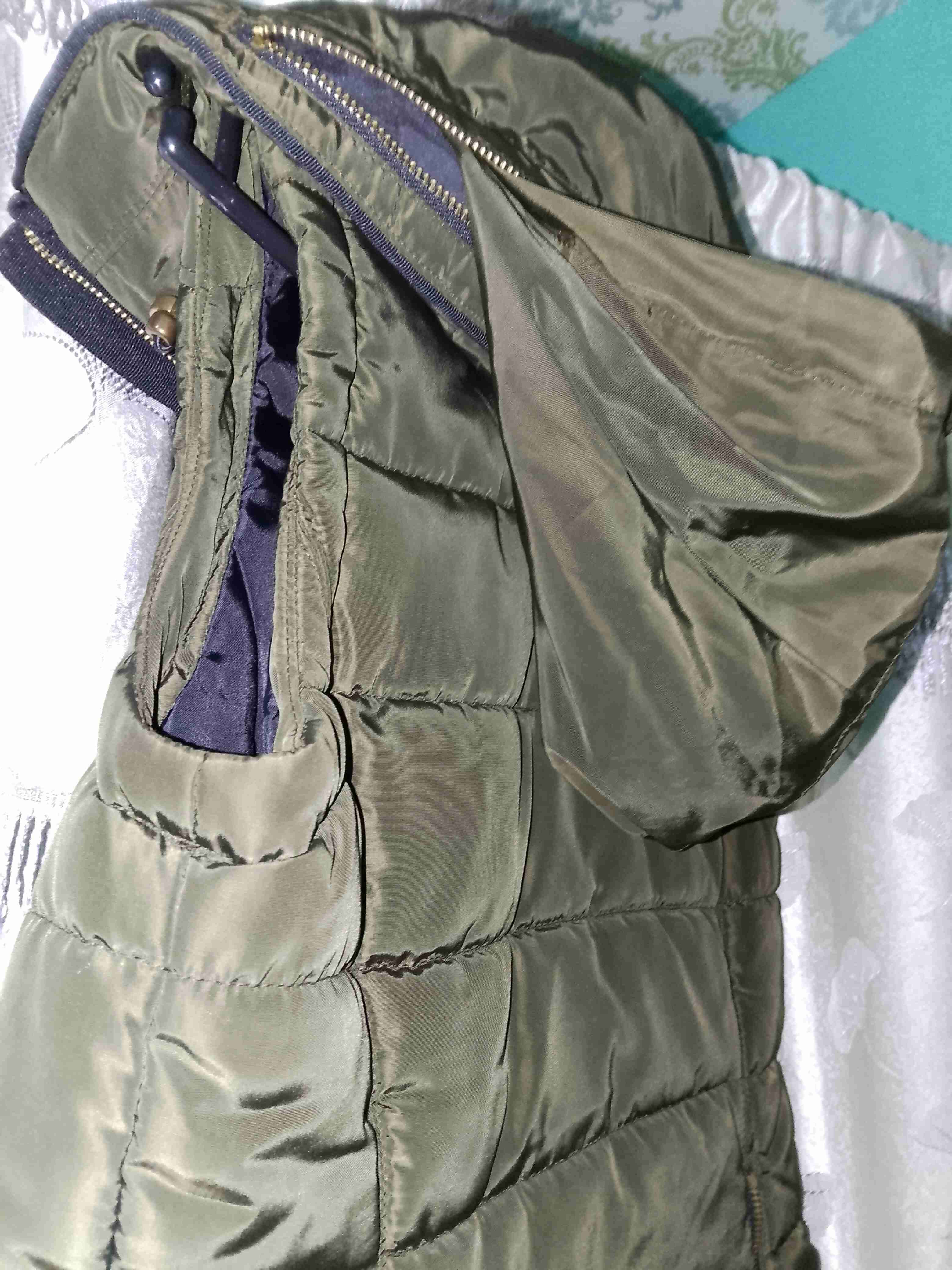 Puffa verde con capucha peluda - miniatura 3