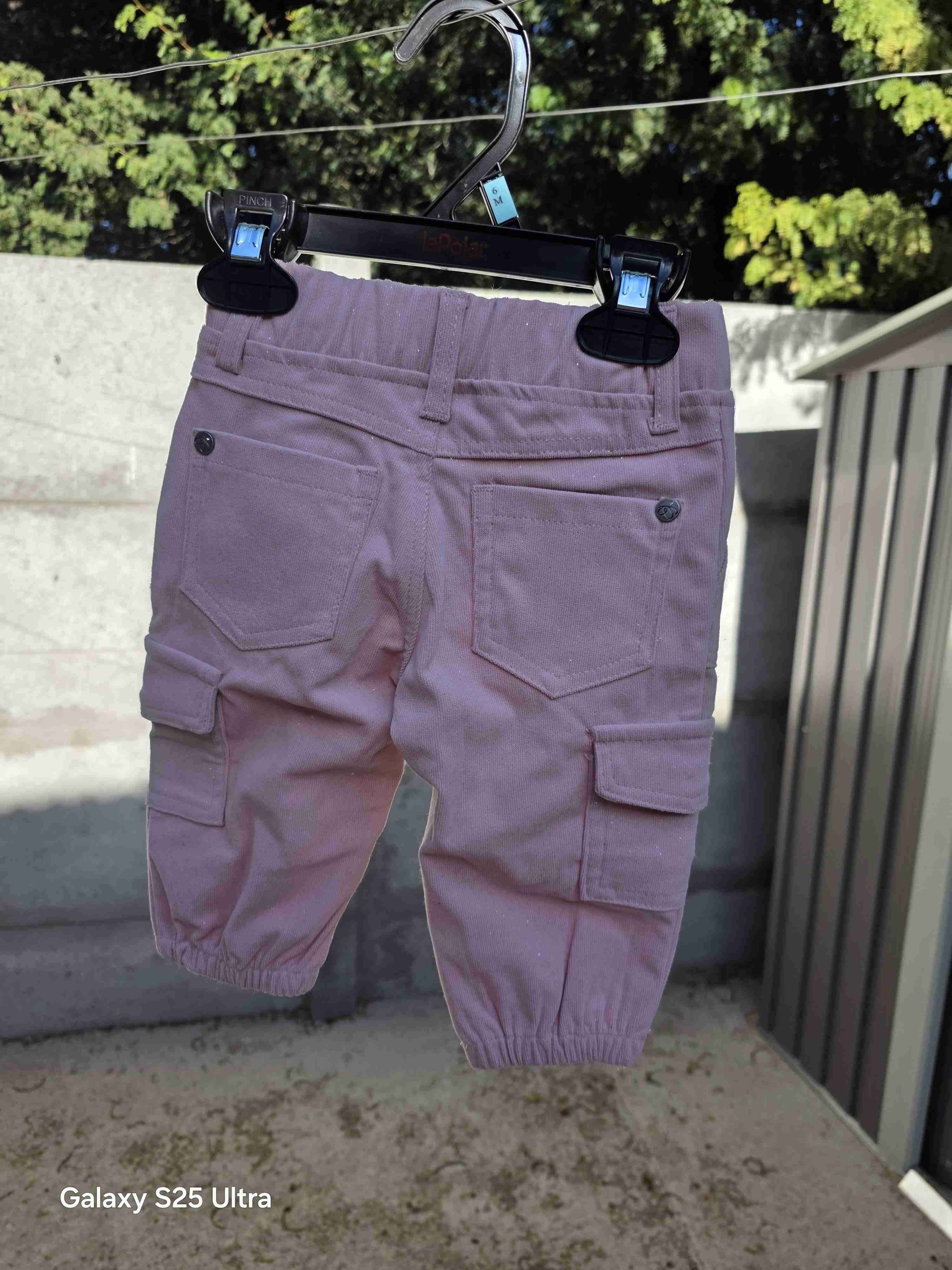 Pantalón bebé rosado con diseño - miniatura 2