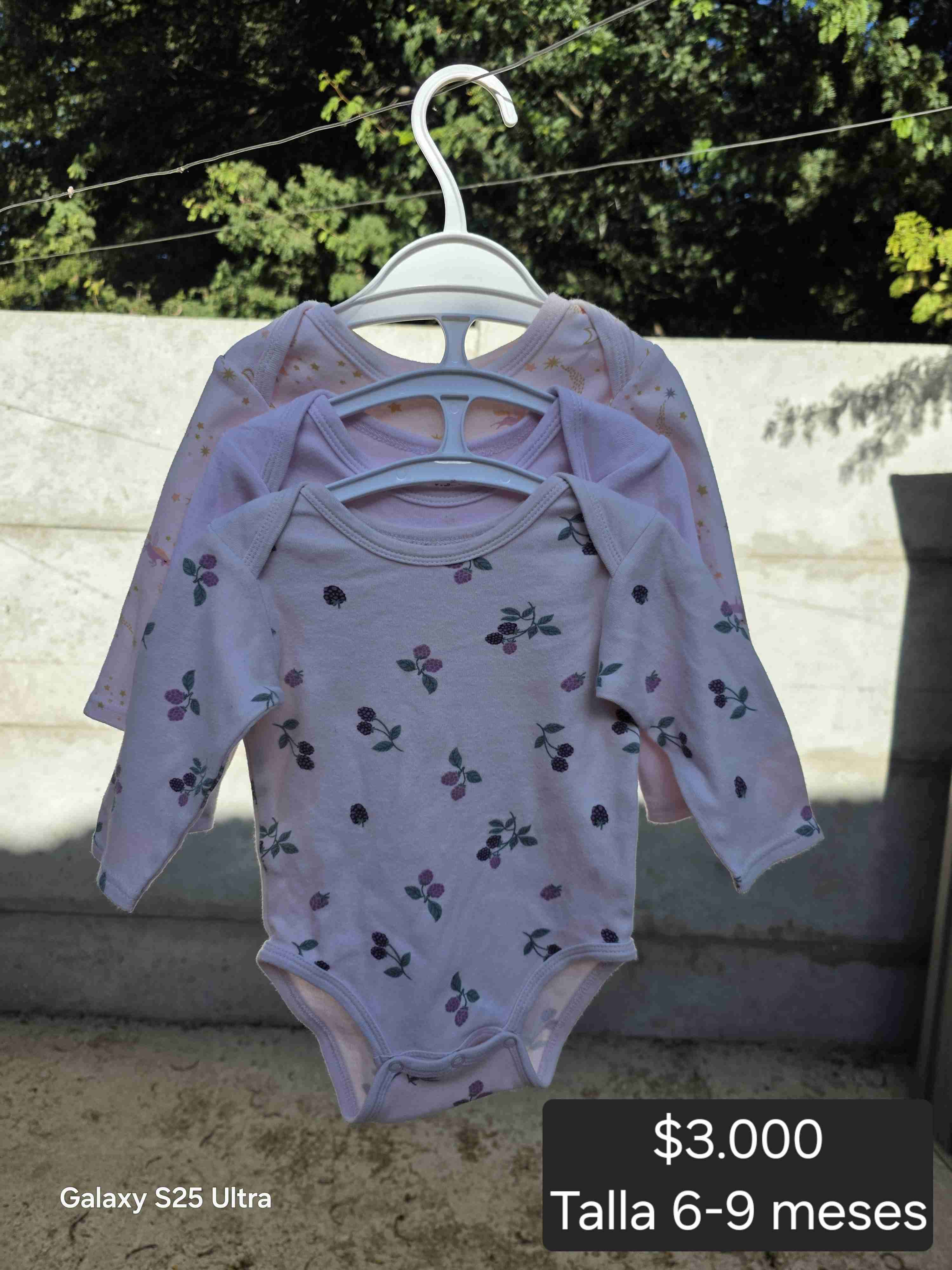 Pack de bodies estampados 6-9 meses
