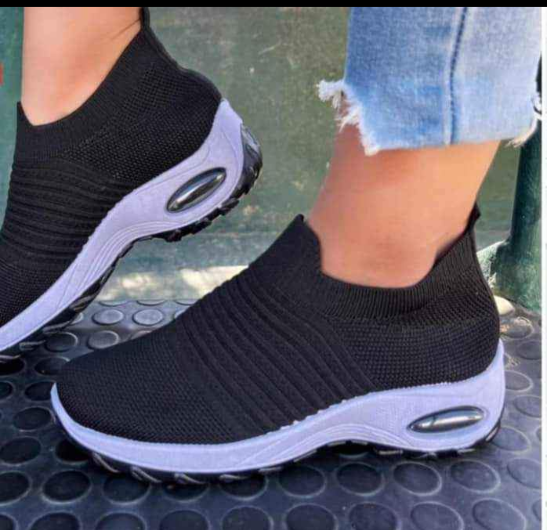 Zapatillas negras elasticadas - miniatura 2