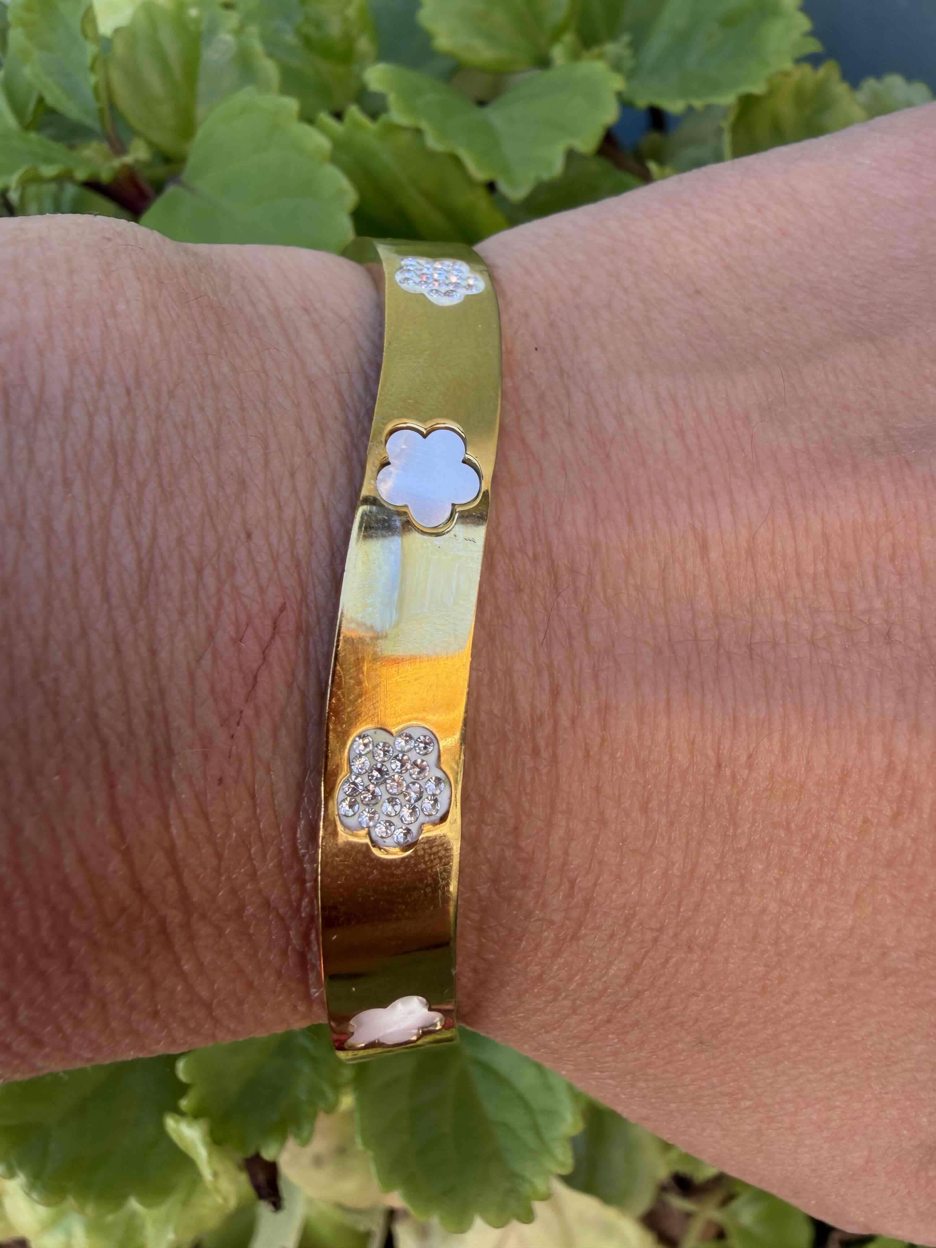 Brazalete dorado con flores - miniatura 4