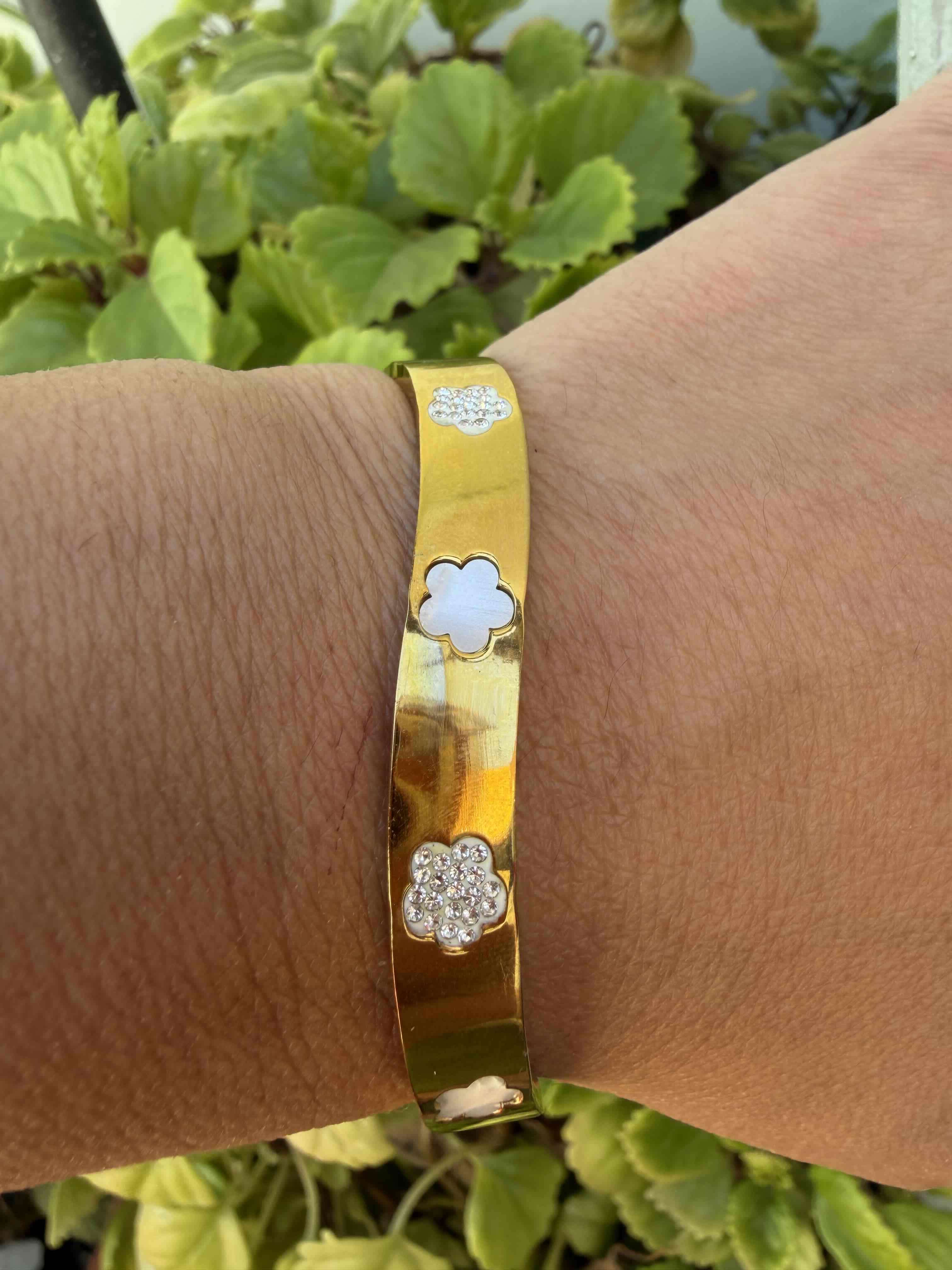 Brazalete dorado con flores - miniatura 5