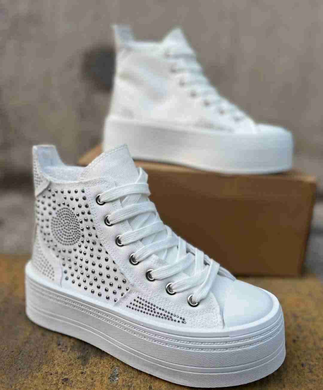 Zapatillas blancas con plataforma - miniatura 3