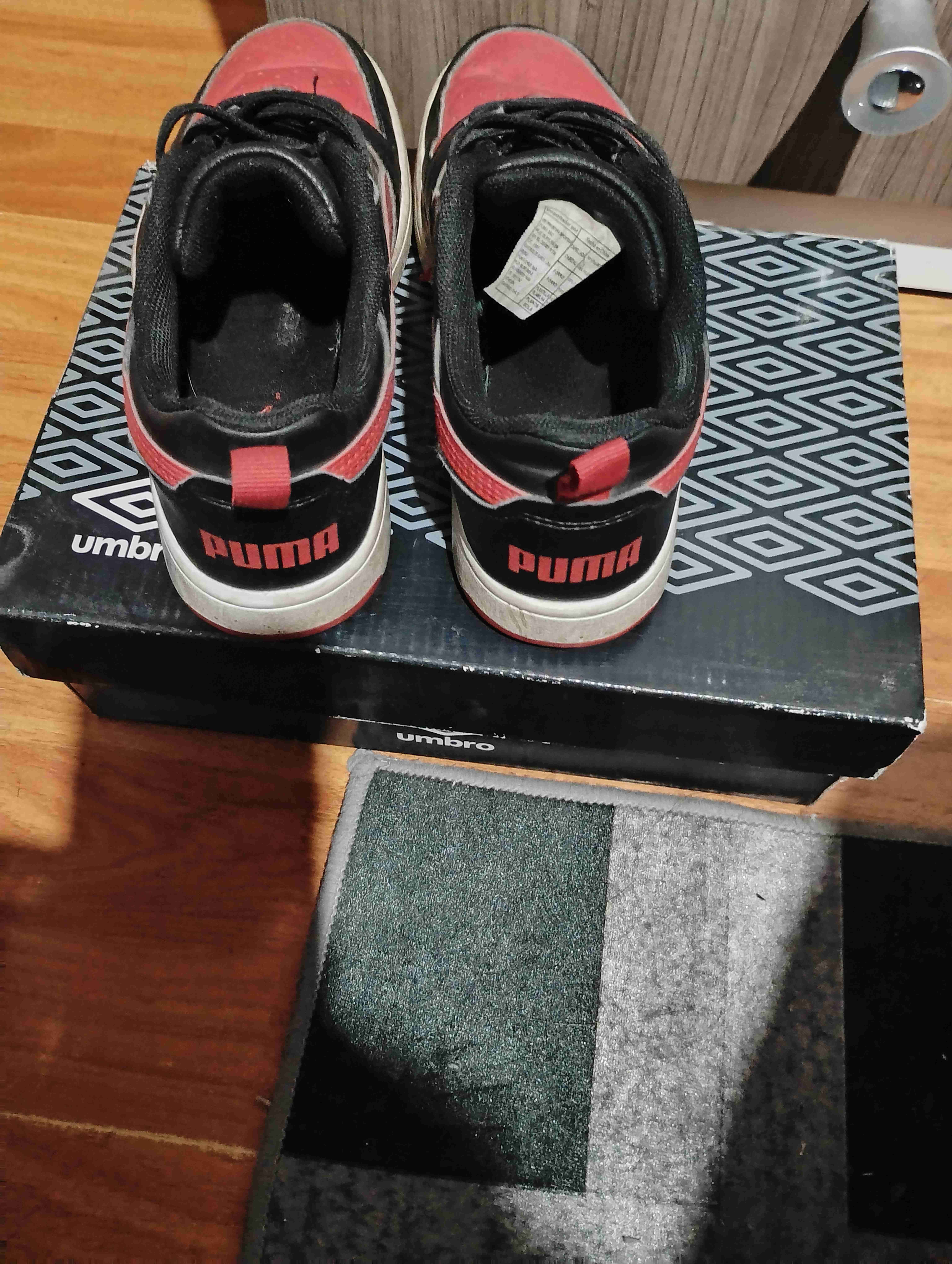 Zapatillas deportivas Puma negras y rojas - miniatura 3