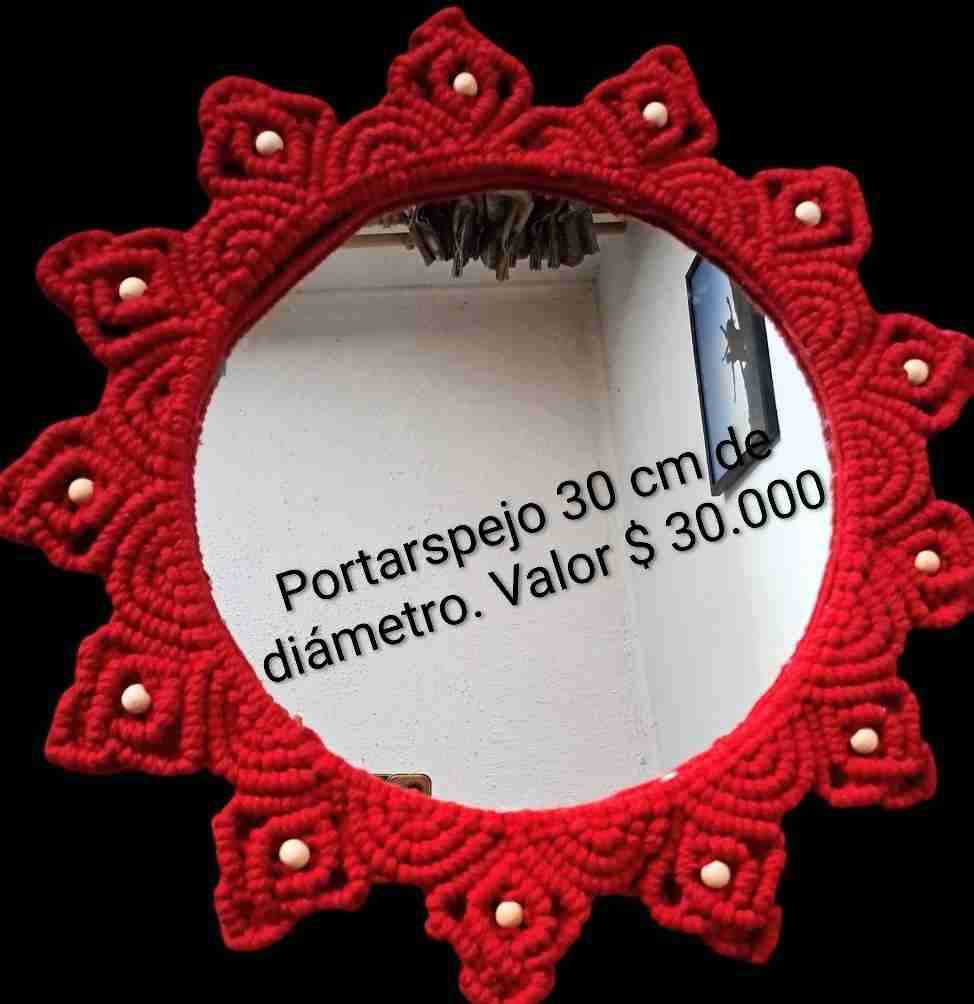 Espejo decorativo rojo 30 cm