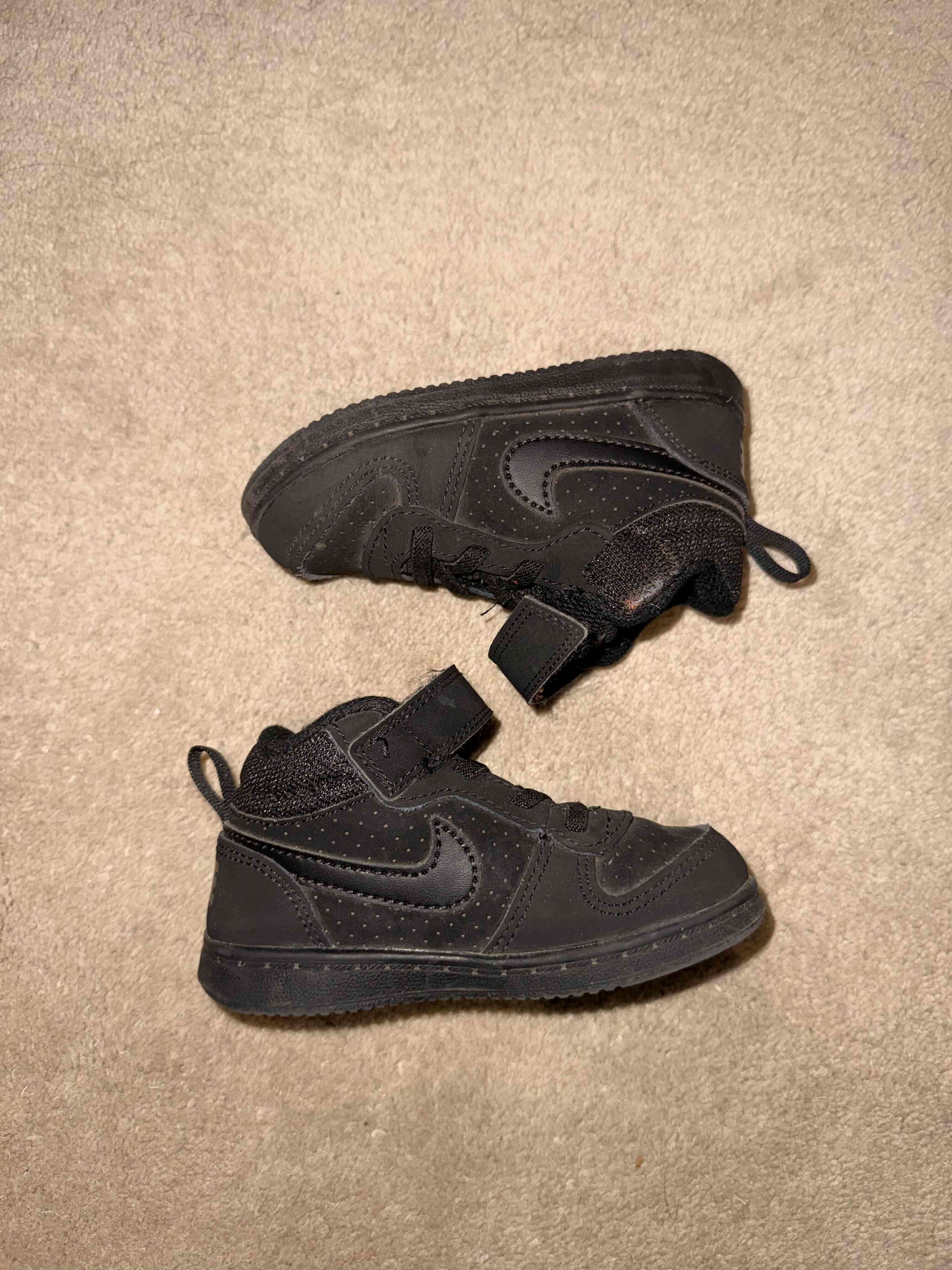 Zapatillas Nike negras para niños - miniatura 4