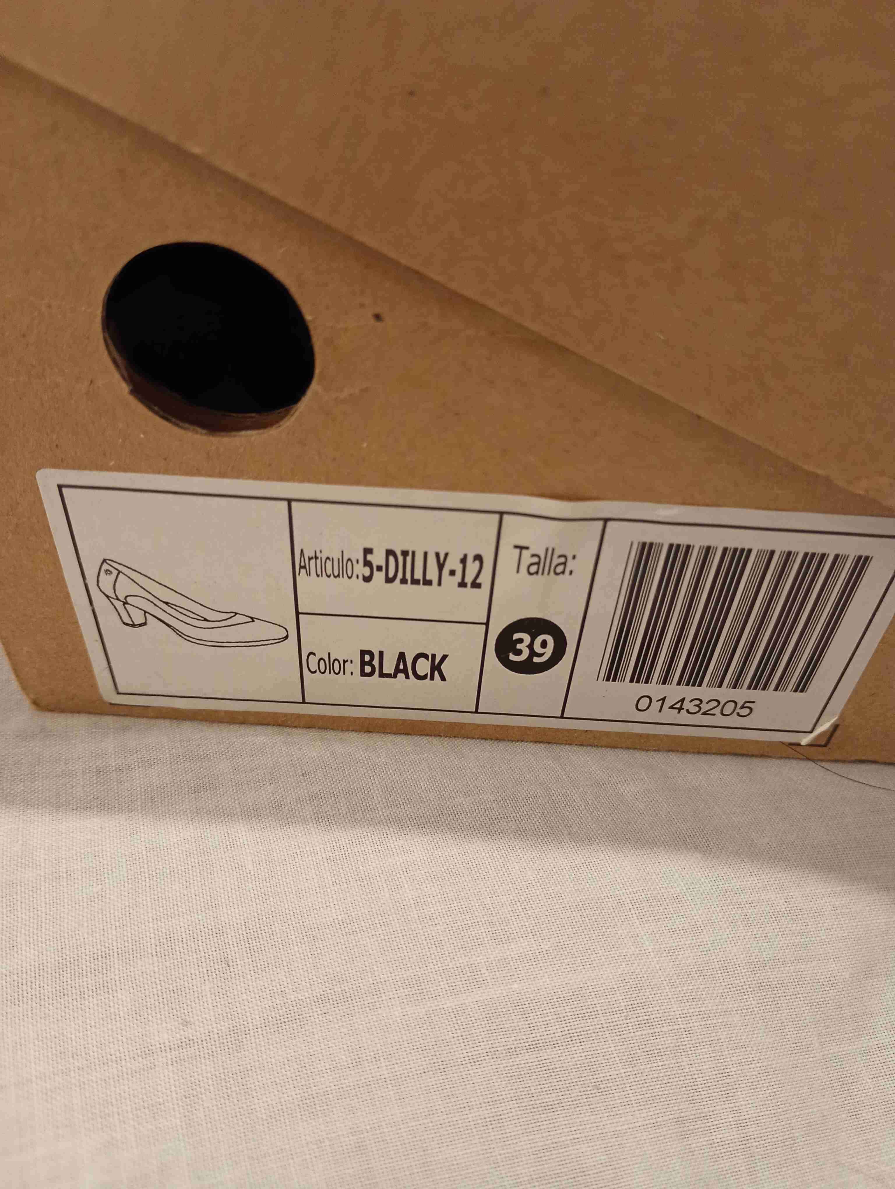 Zapatos de tacón negro charol - miniatura 2