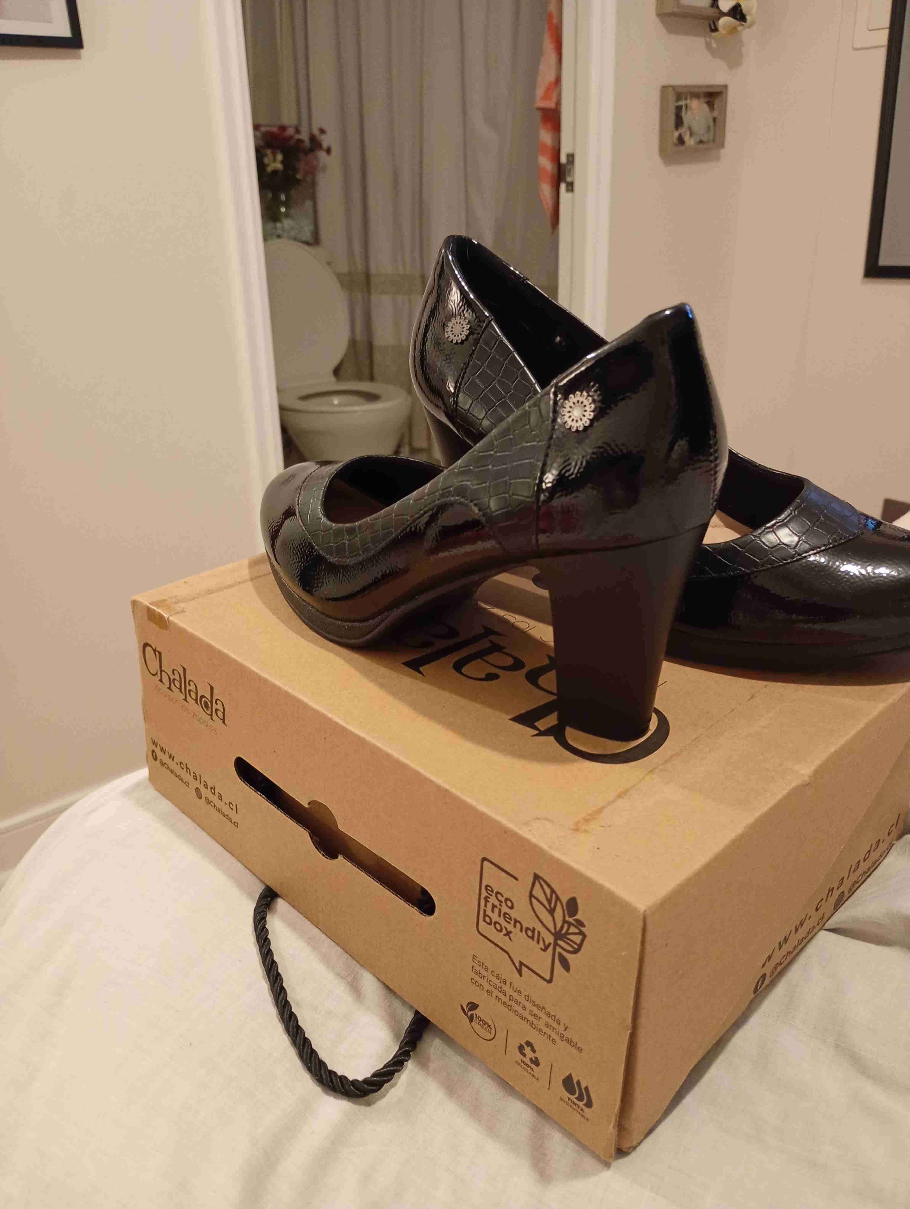 Zapatos de tacón negro charol - miniatura 3