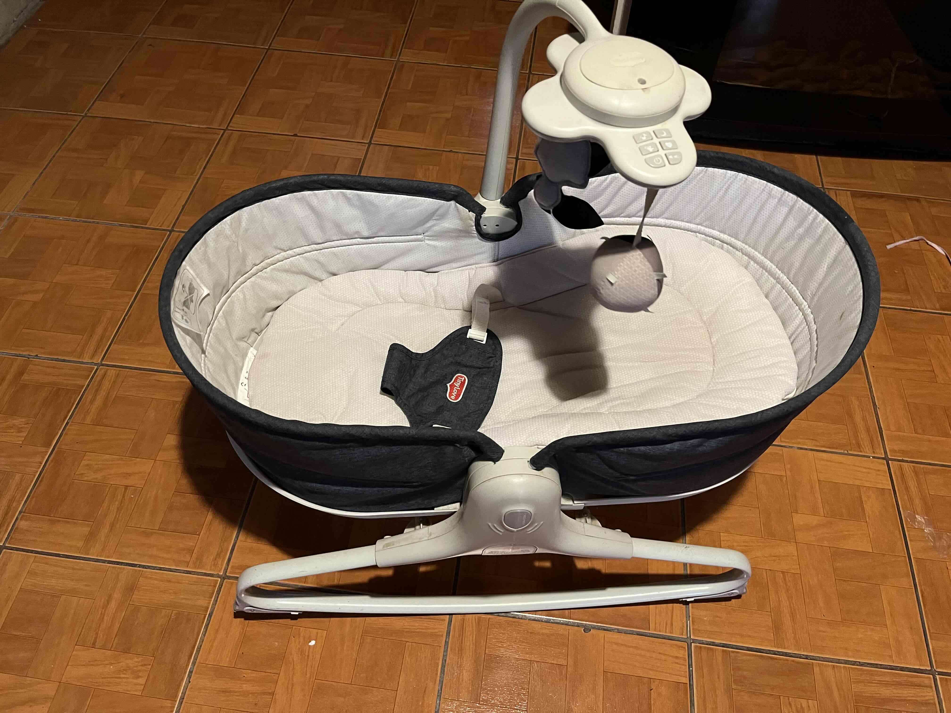 Cuna mecedora para bebé - 1