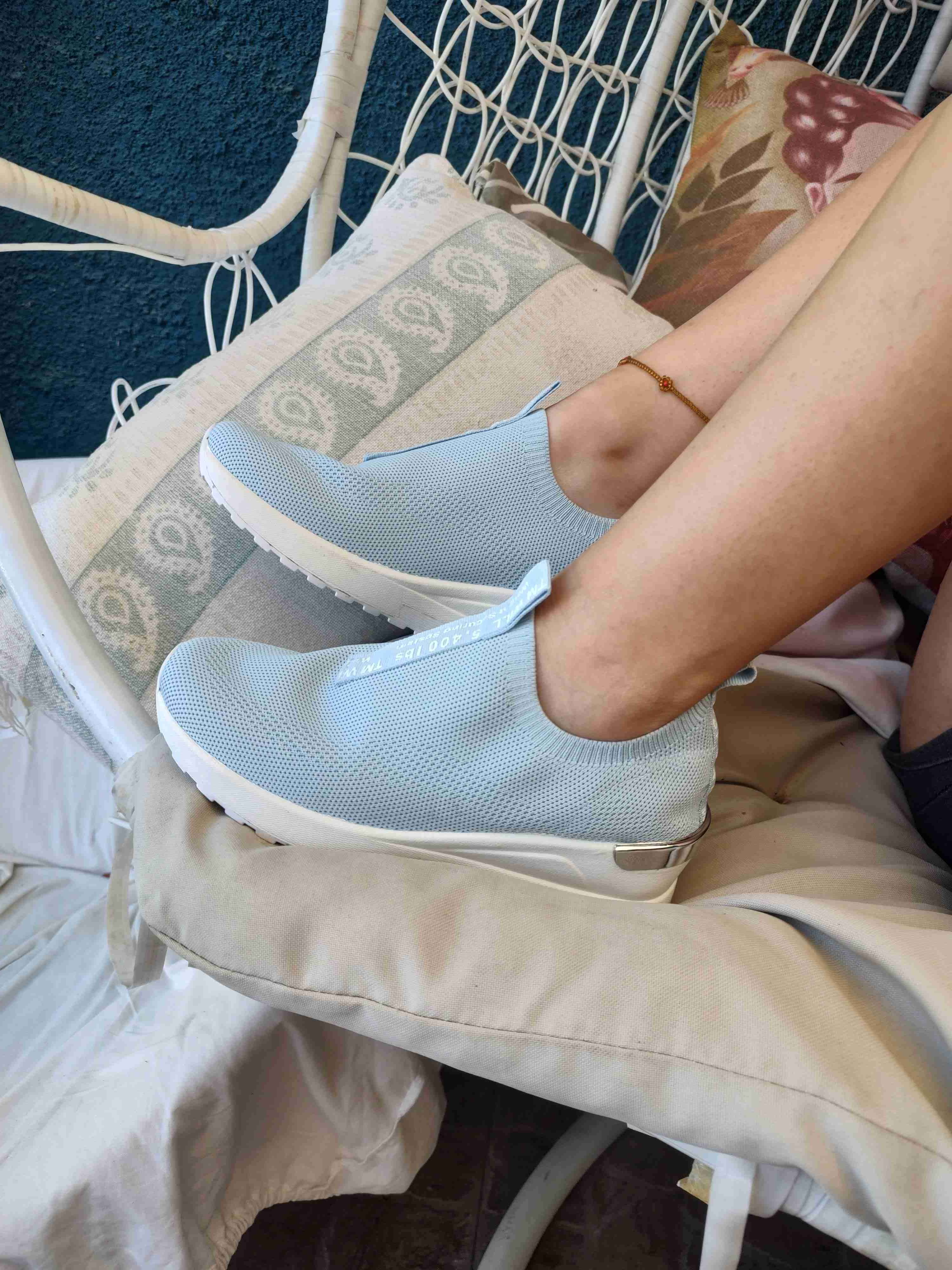 Zapatillas deportivas celestes - 2