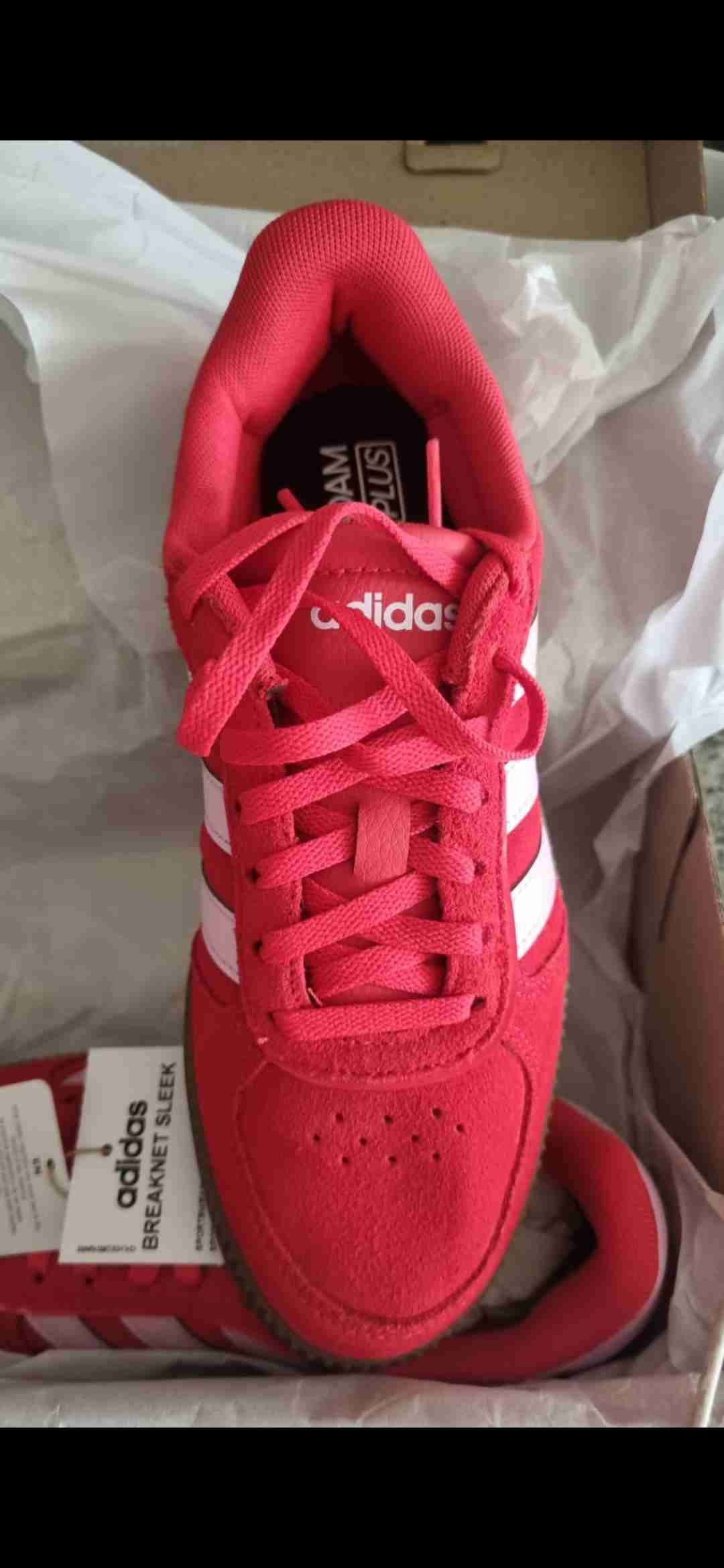 Zapatillas rojas deportivas nuevas - miniatura 2