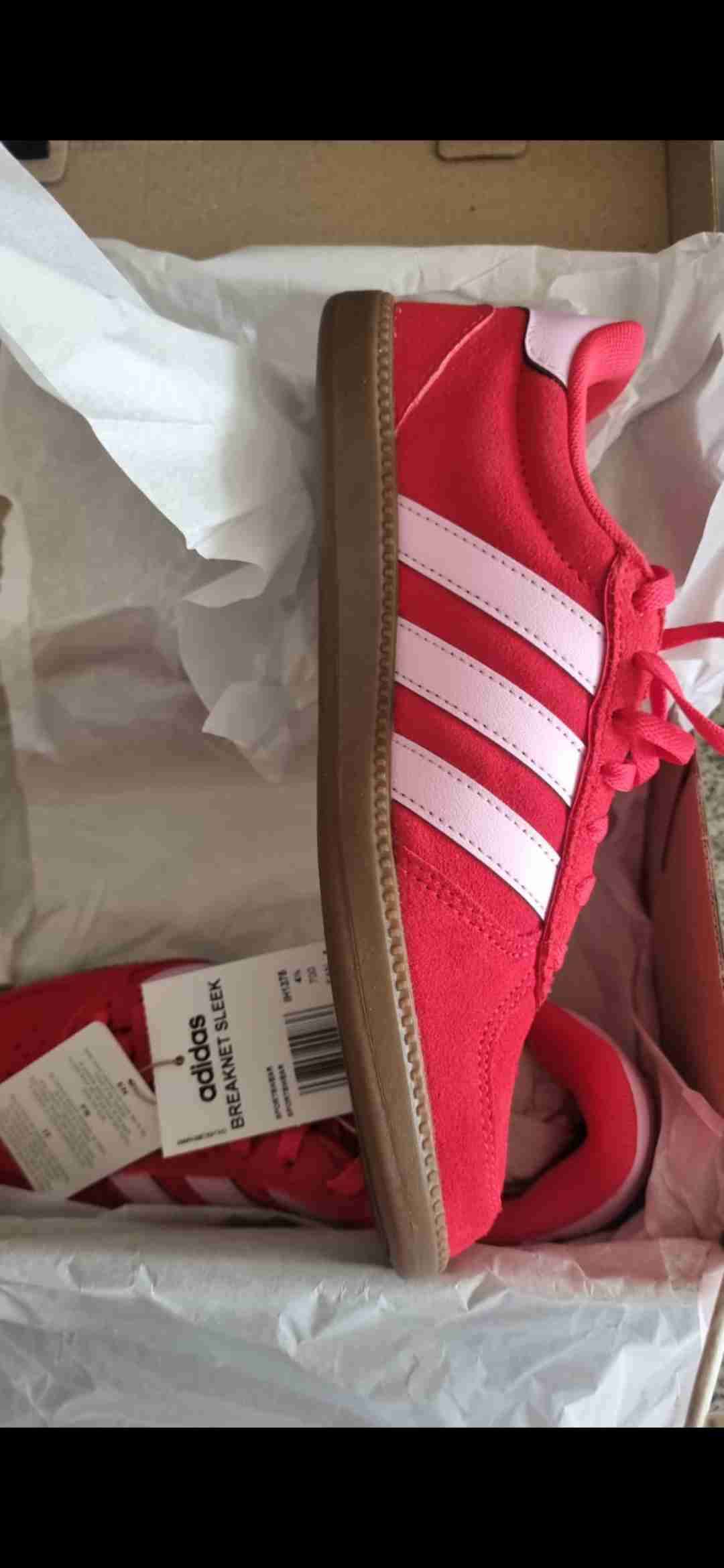 Zapatillas rojas deportivas nuevas - miniatura 3