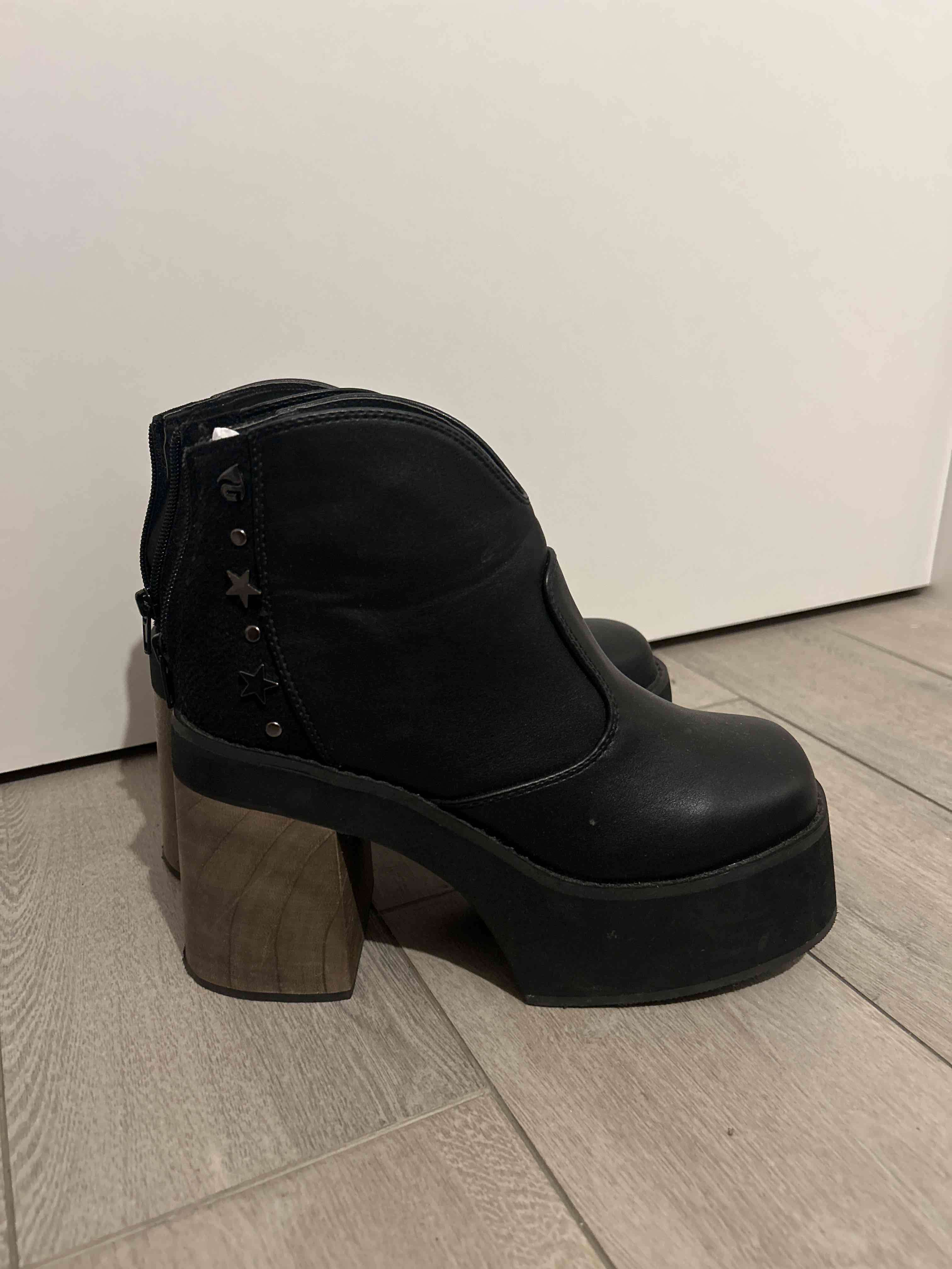 Botines negros de cuero - miniatura 2