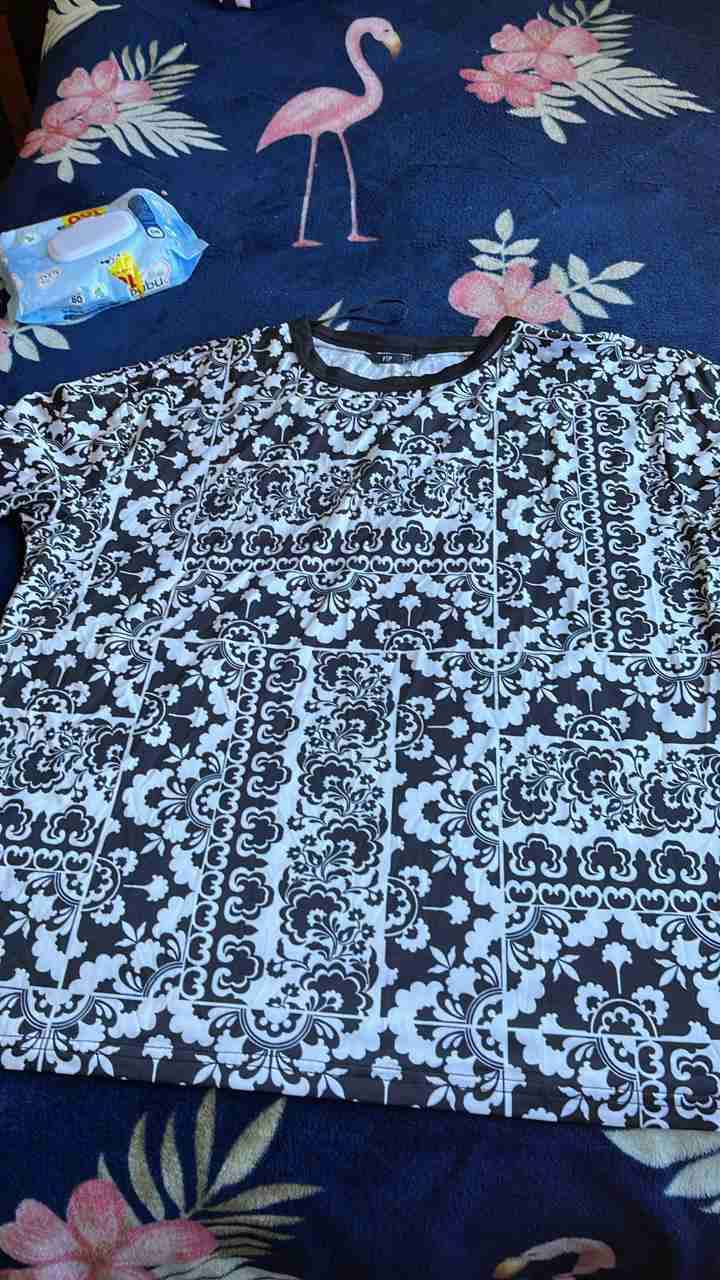Polera estampada blanco y negro XL - 2