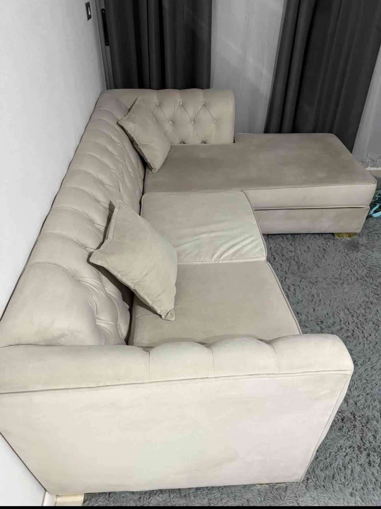 Sofá esquinero beige - miniatura 1