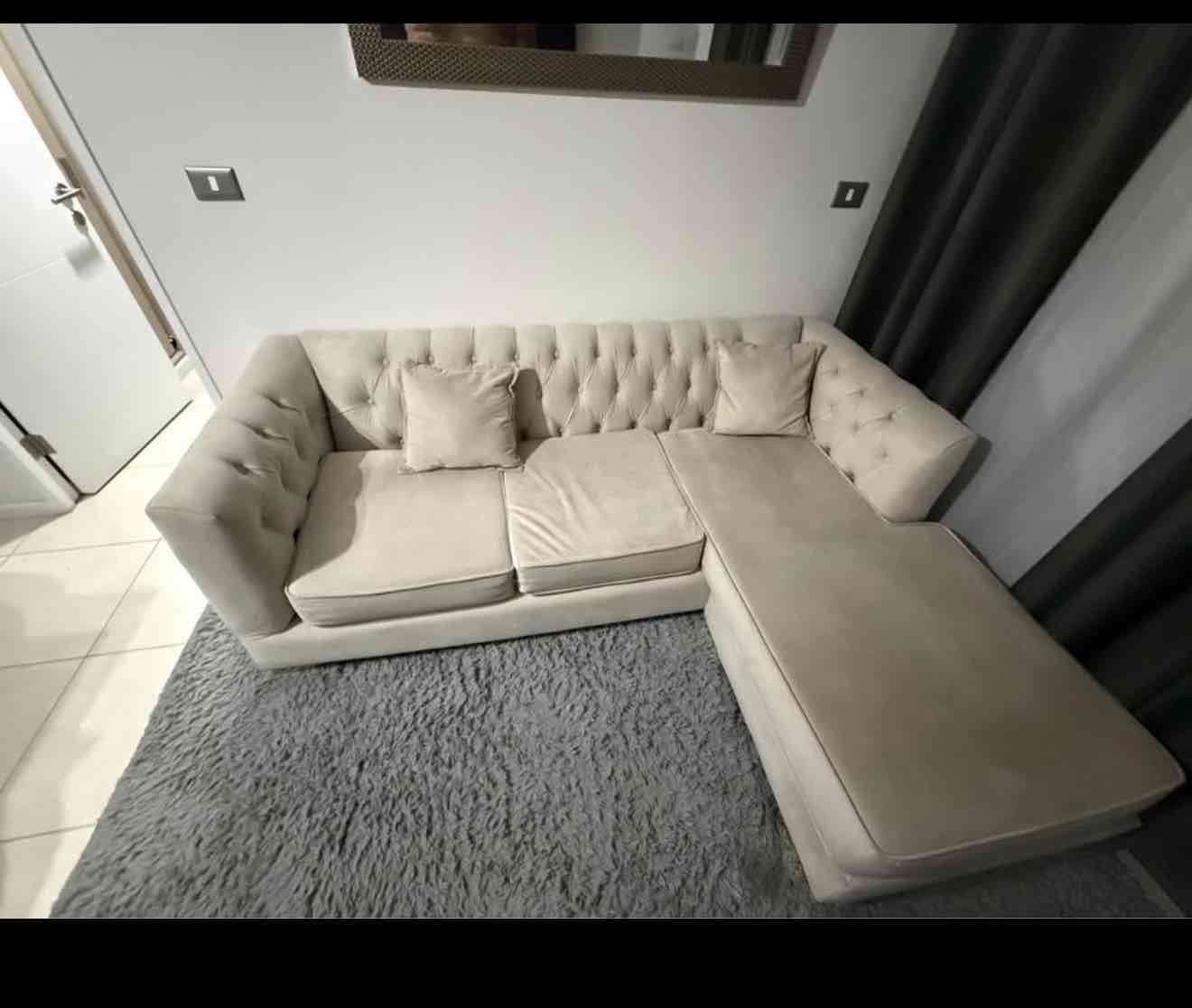 Sofá esquinero beige - miniatura 2