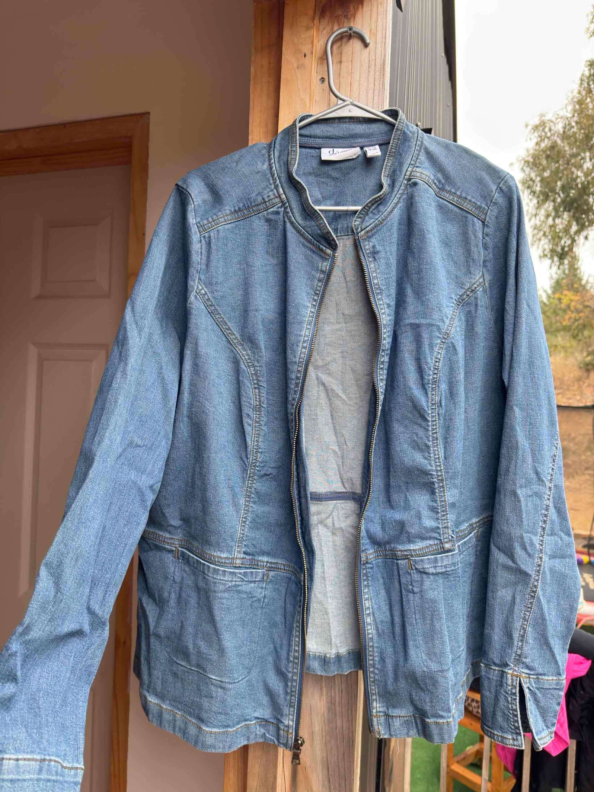 Chaqueta de mezclilla azul mujer - miniatura 2