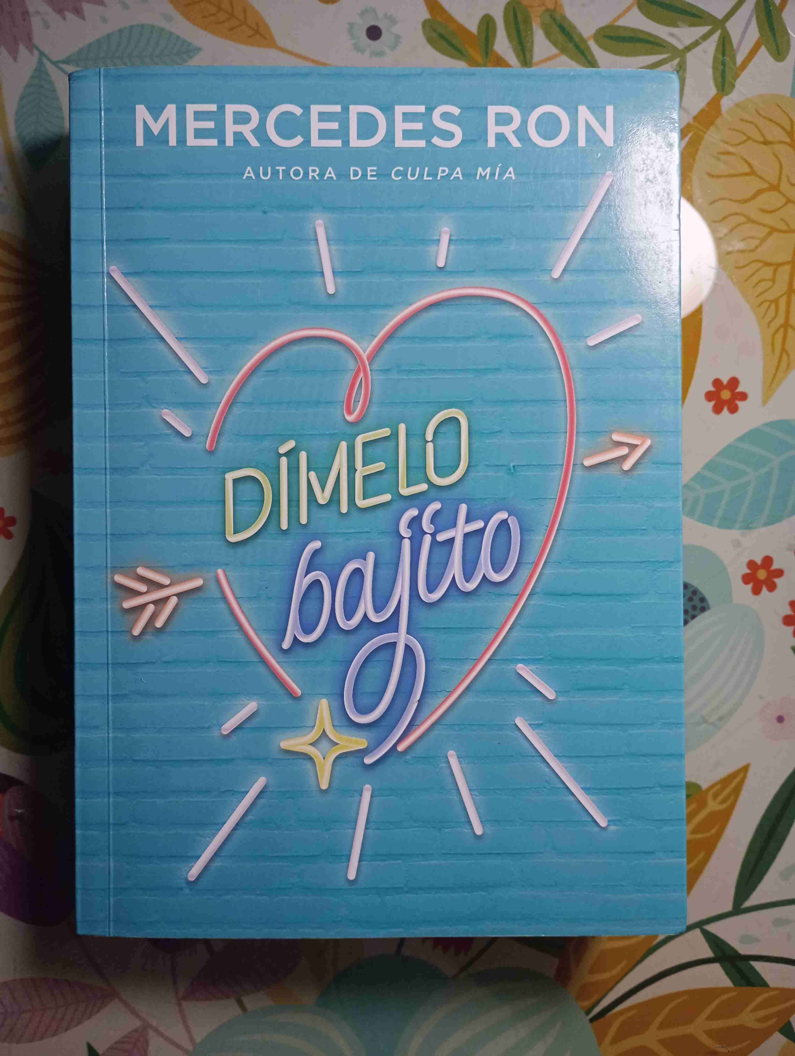 Libro Dí­melo Bajito de Mercedes Ron - miniatura 1