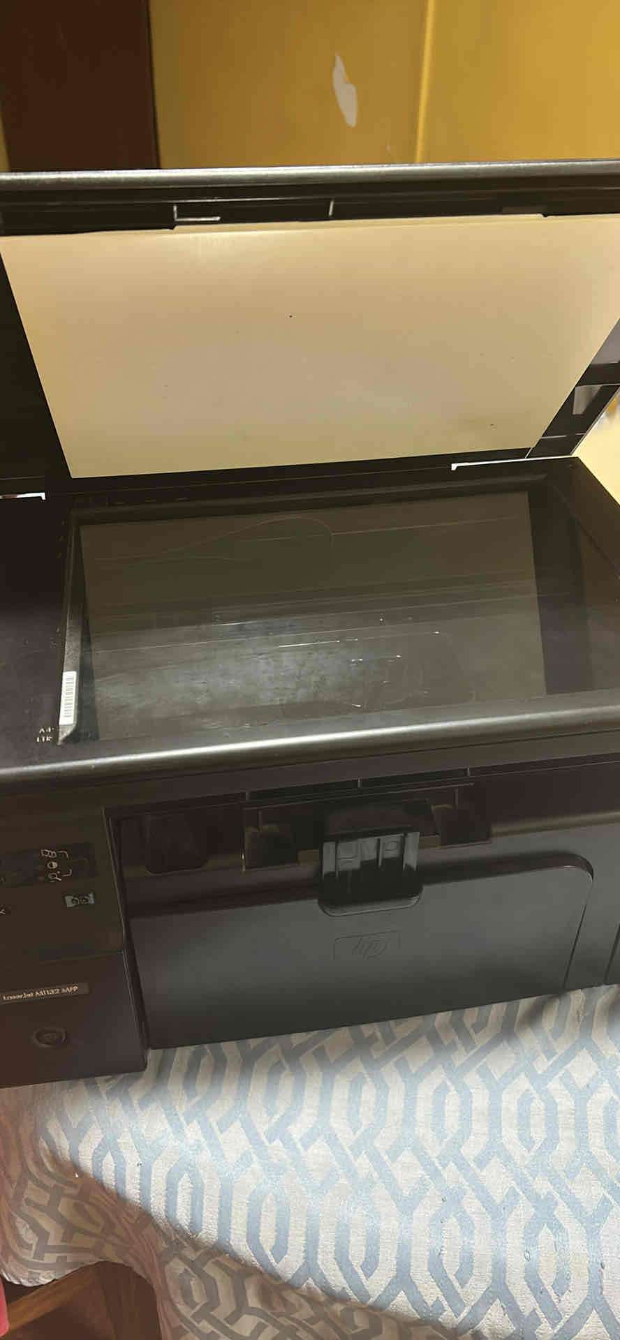 Impresora multifuncional HP LaserJet - miniatura 2