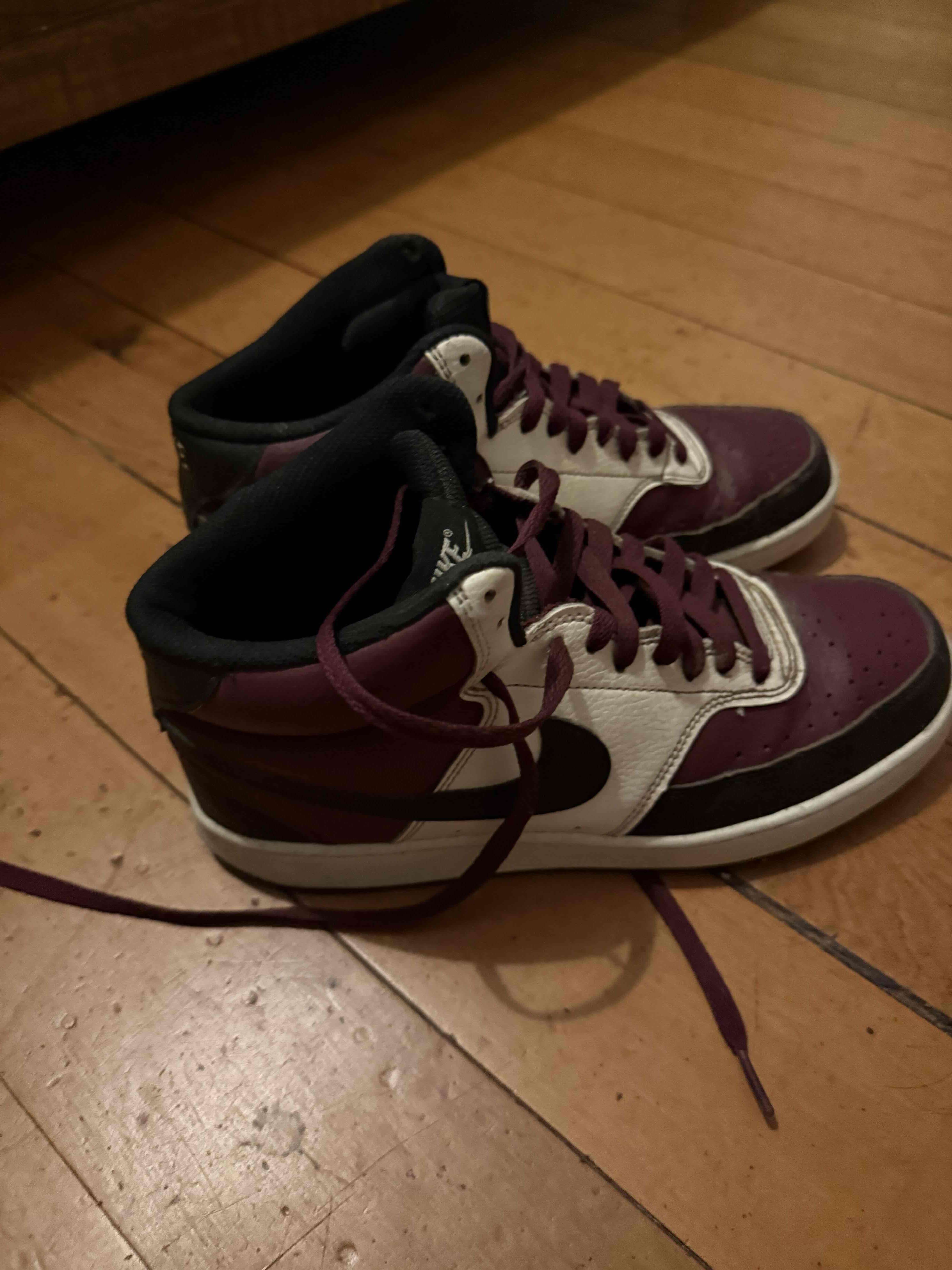 Zapatillas Nike bordó y blanco - miniatura 2