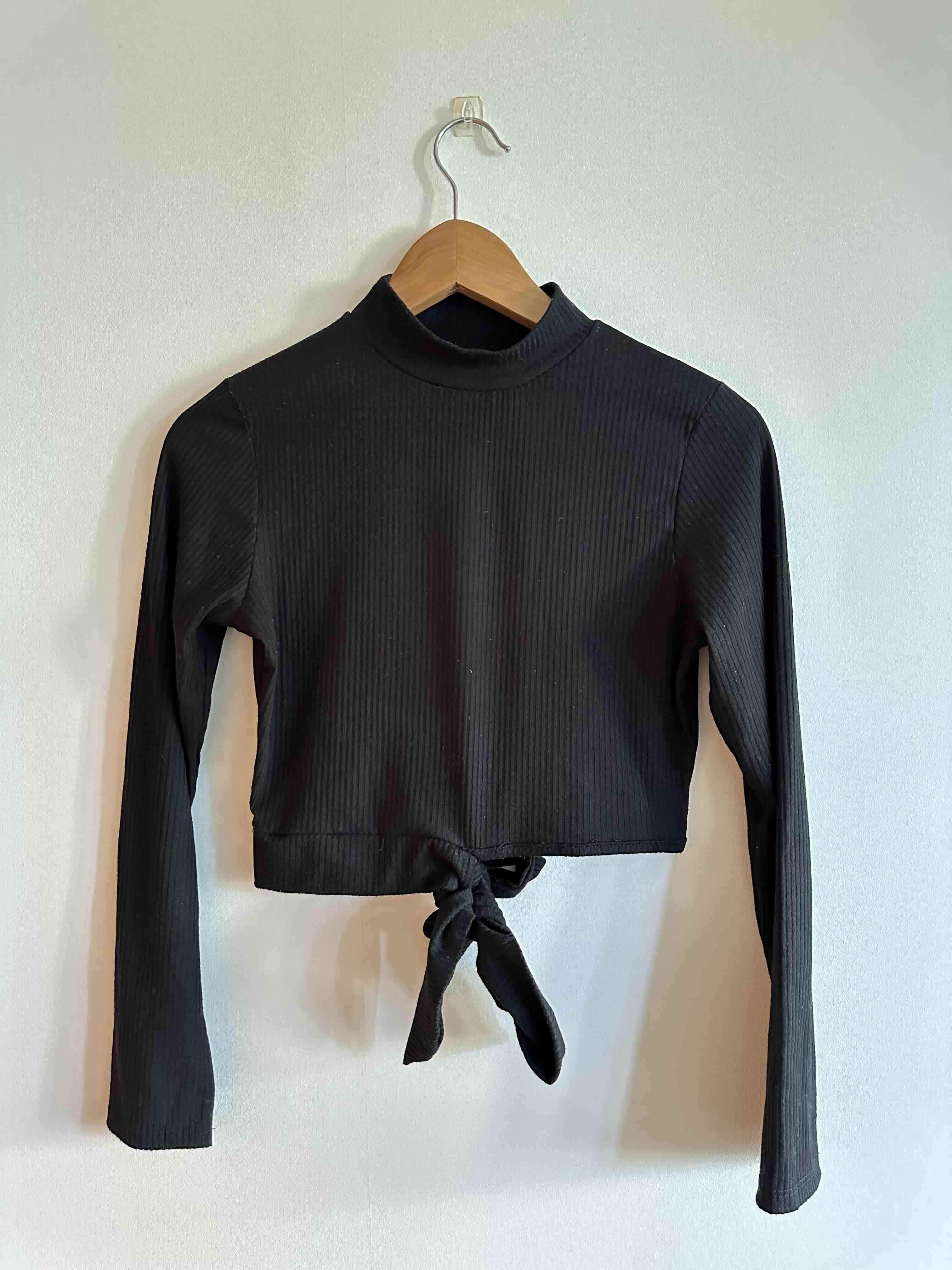 Polera Crop top con lazo frontal - miniatura 1