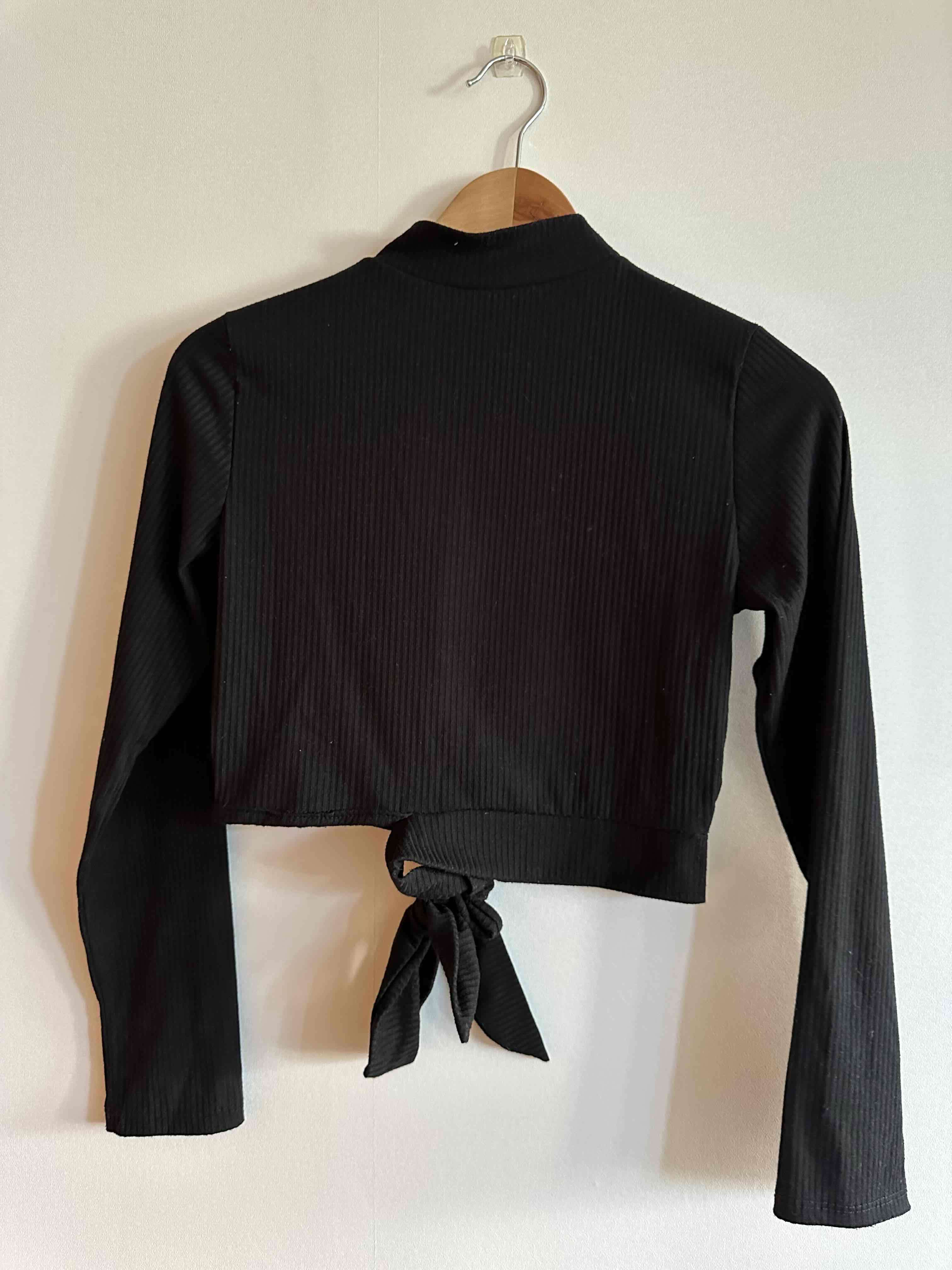 Polera Crop top con lazo frontal - miniatura 2