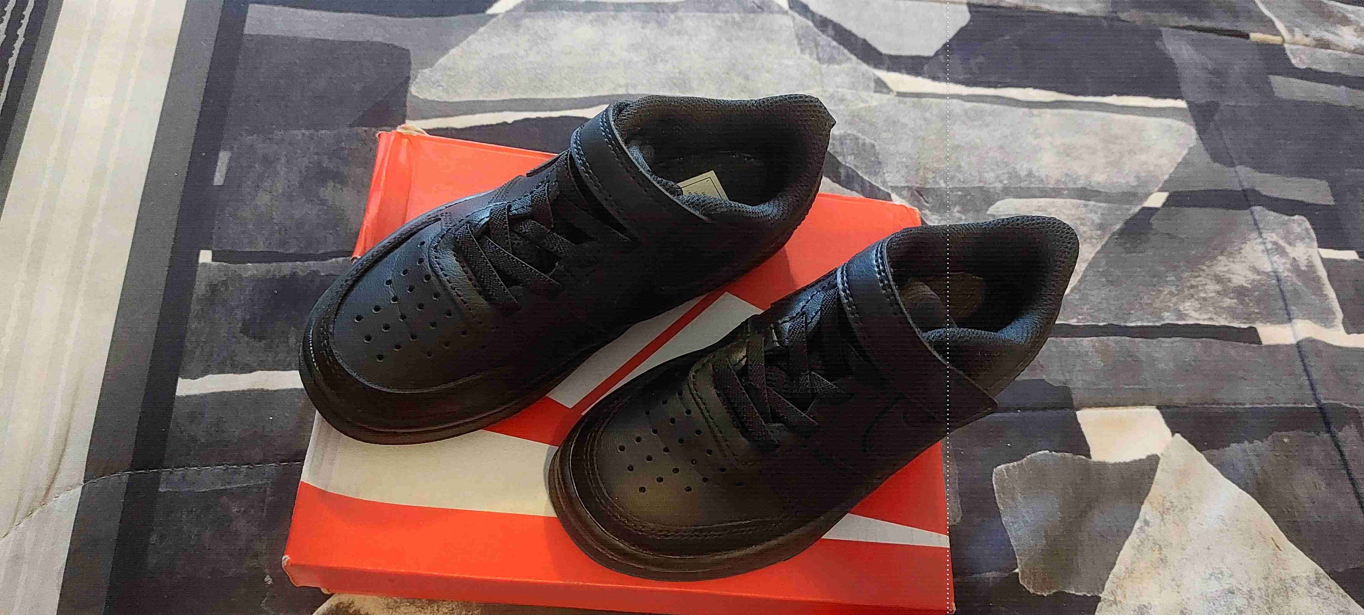 Zapatillas negras Nike para niño - miniatura 3