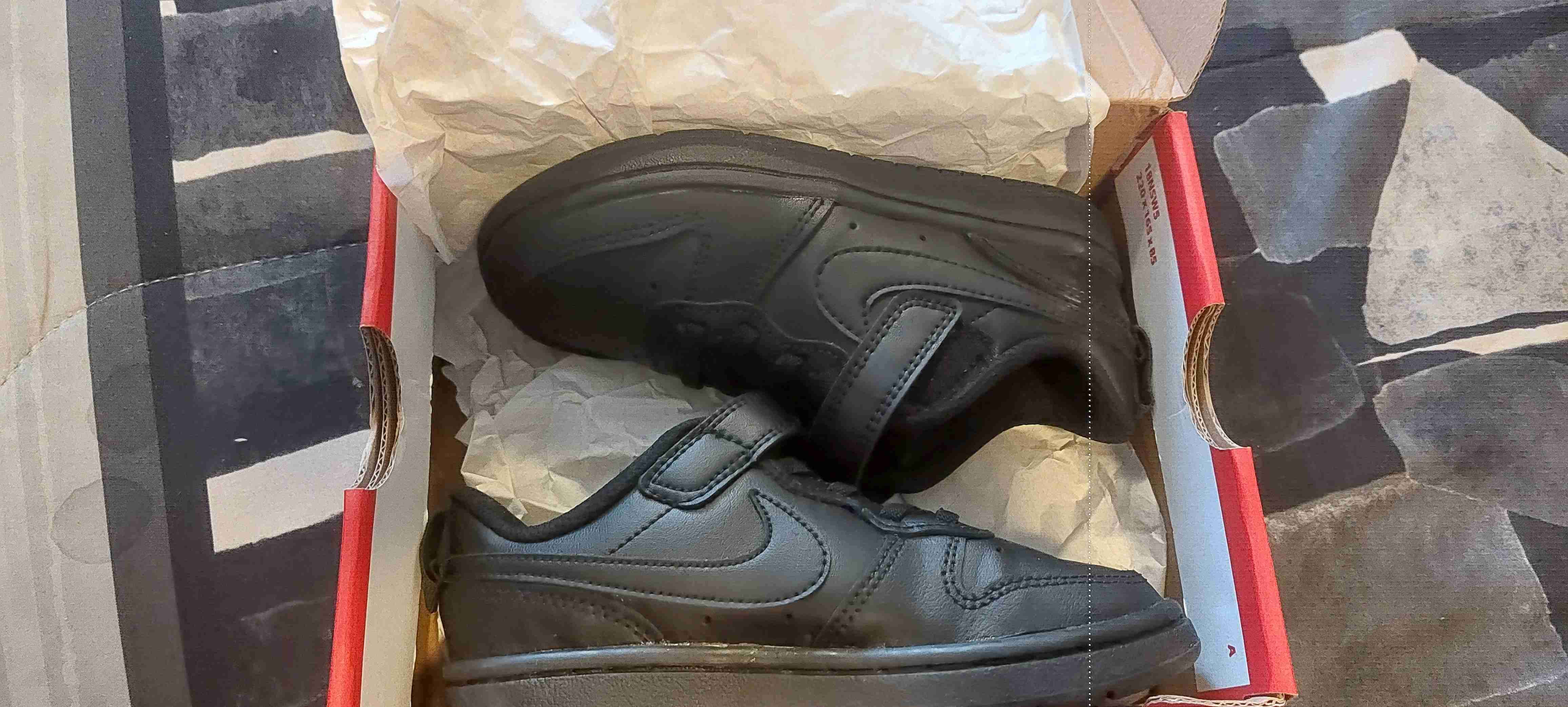 Zapatillas negras Nike para niño - miniatura 4