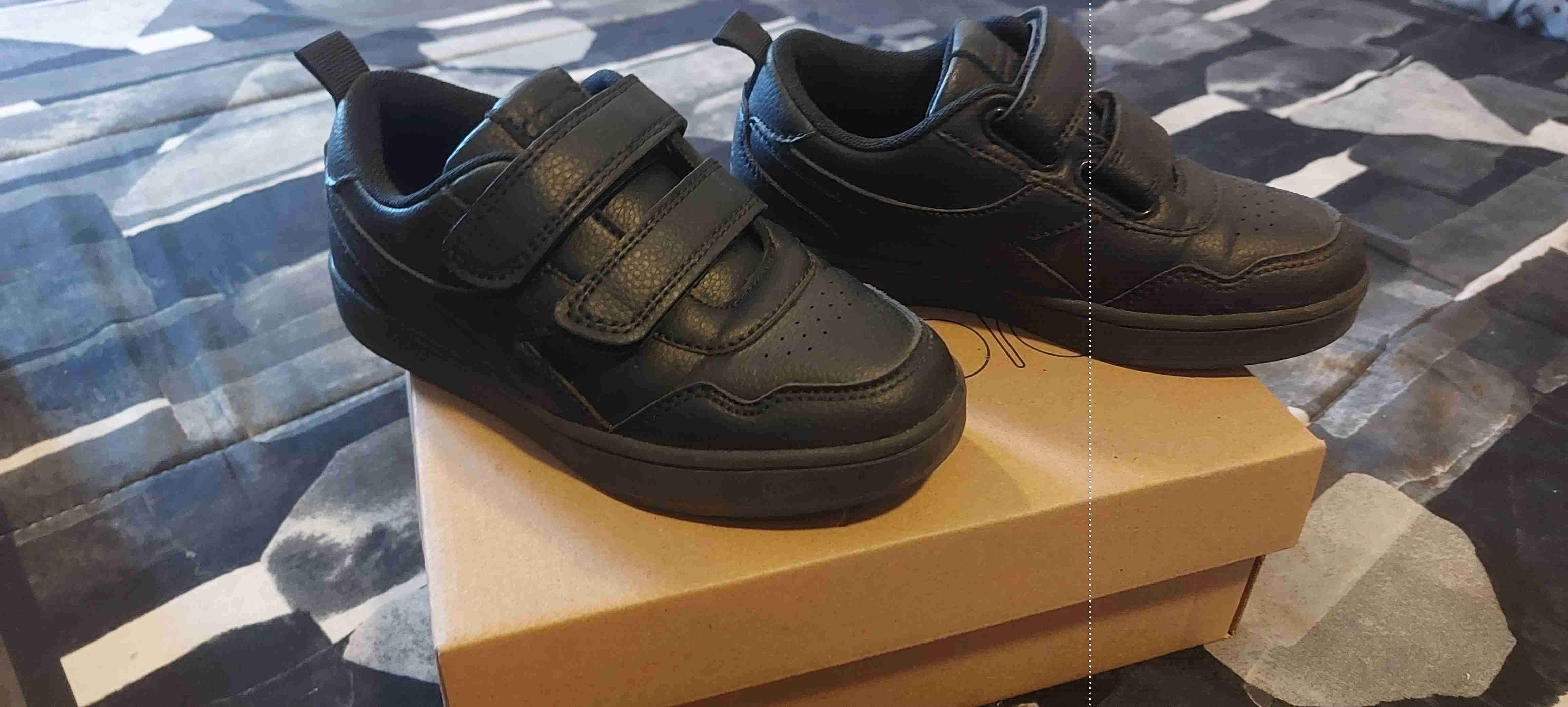 Zapatillas negras para niños - miniatura 2