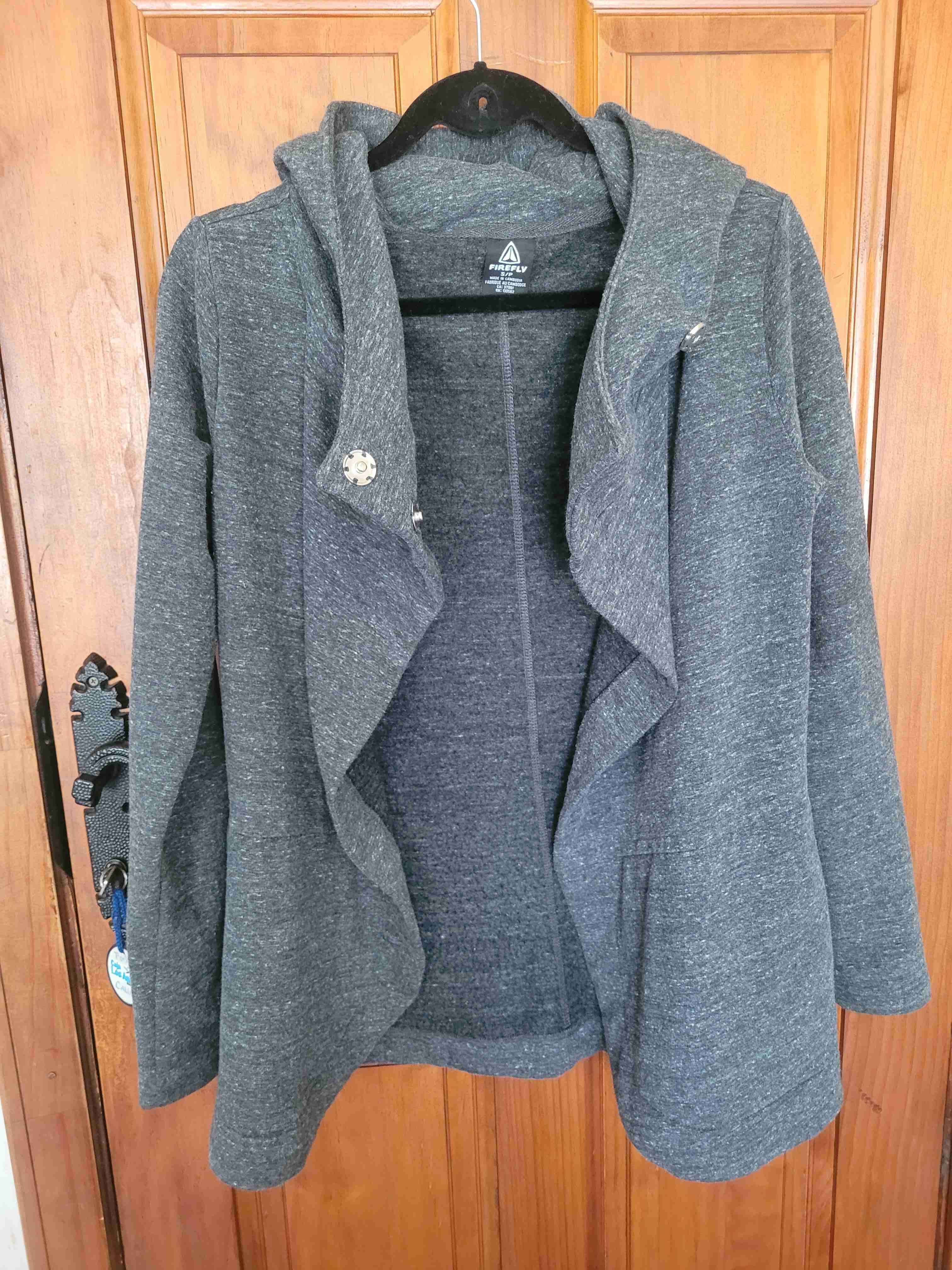 Polerón gris con capucha - miniatura 2