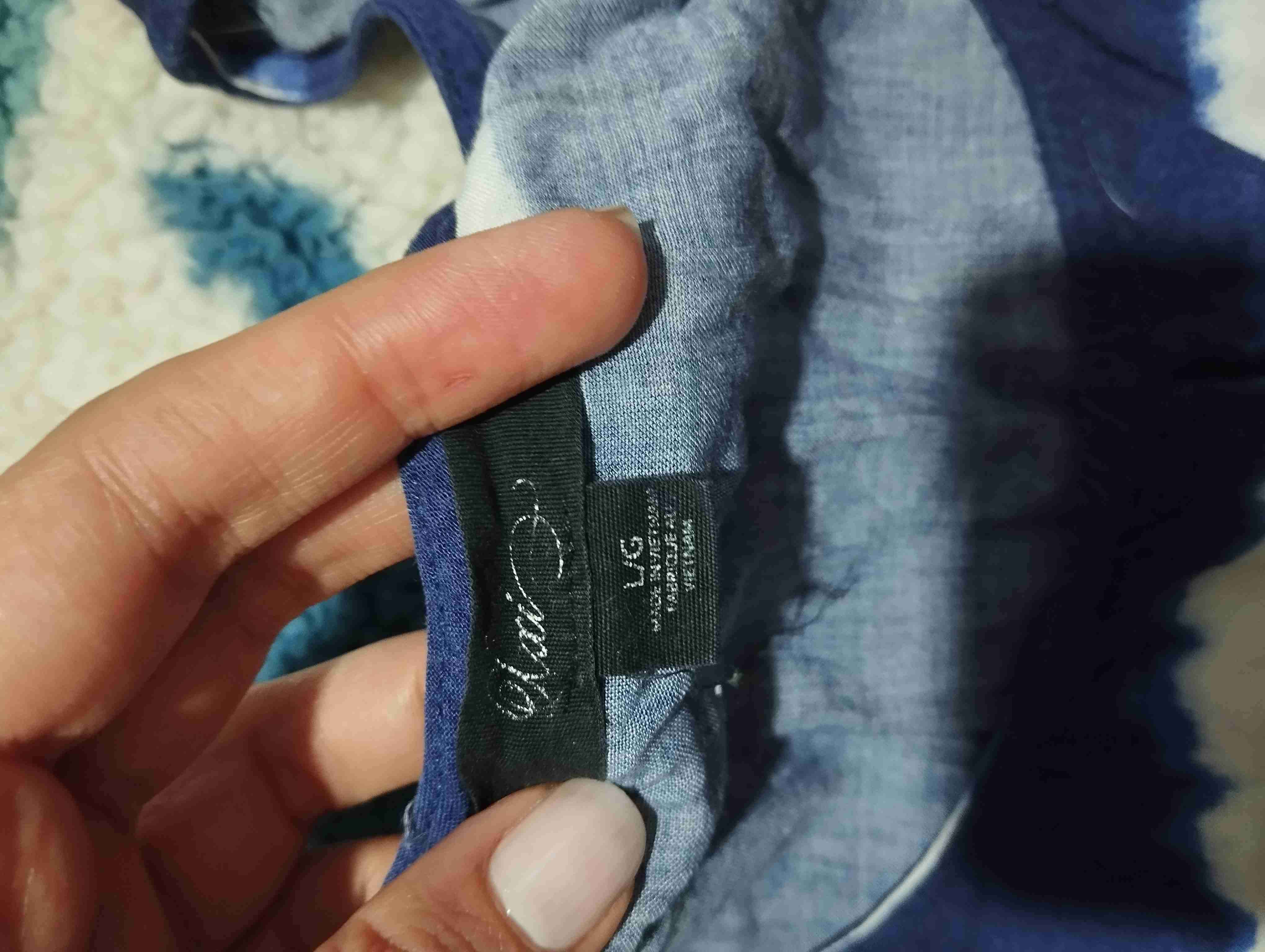 Blusa azul con diseño tie-dye - miniatura 4