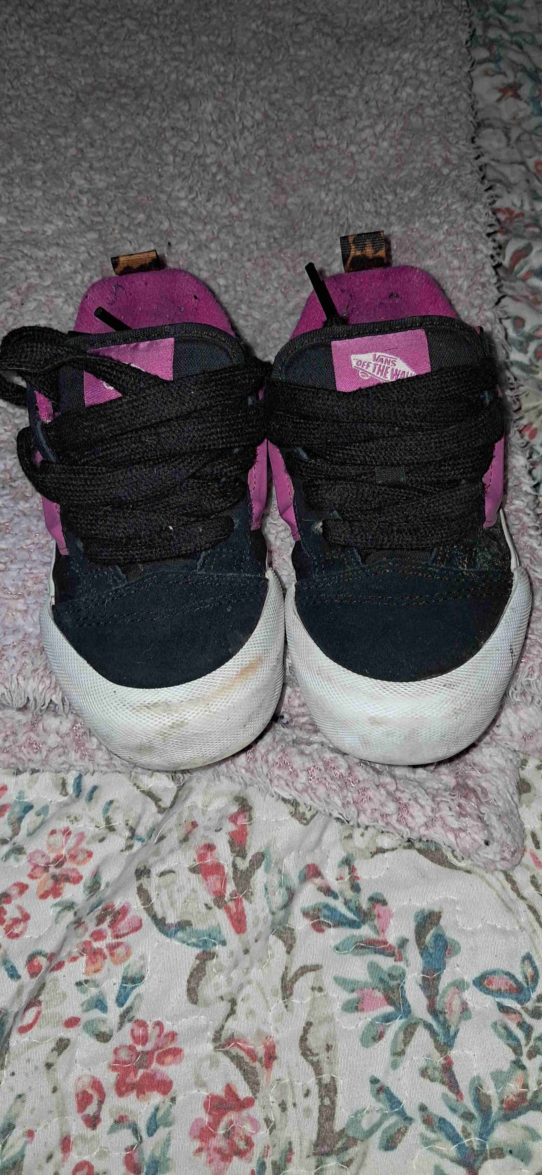 Zapatillas negras con detalles rosados - miniatura 4
