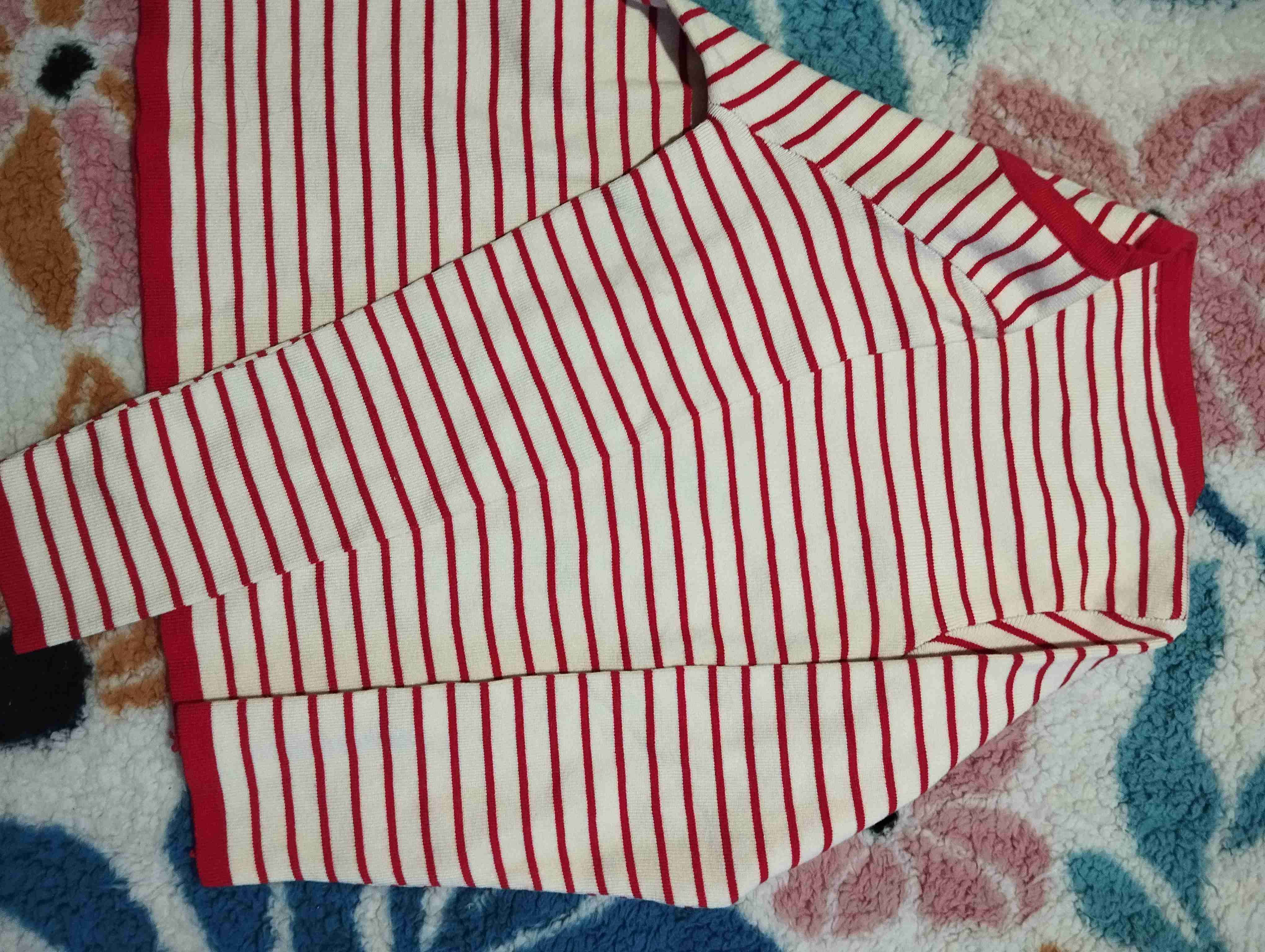 Polera rayada roja y blanca - miniatura 2