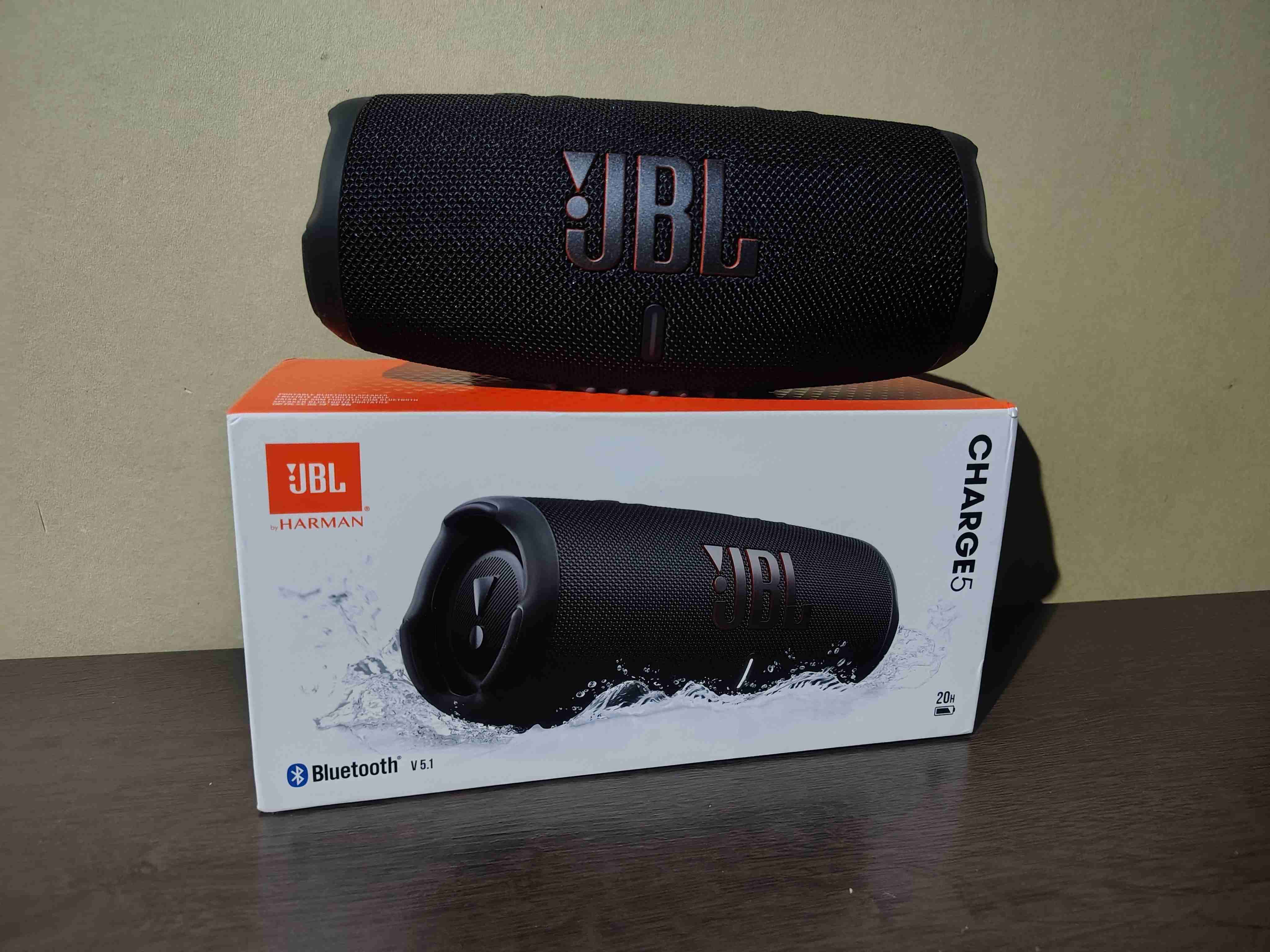 Parlante JBL Charge 5 con caja - miniatura 2