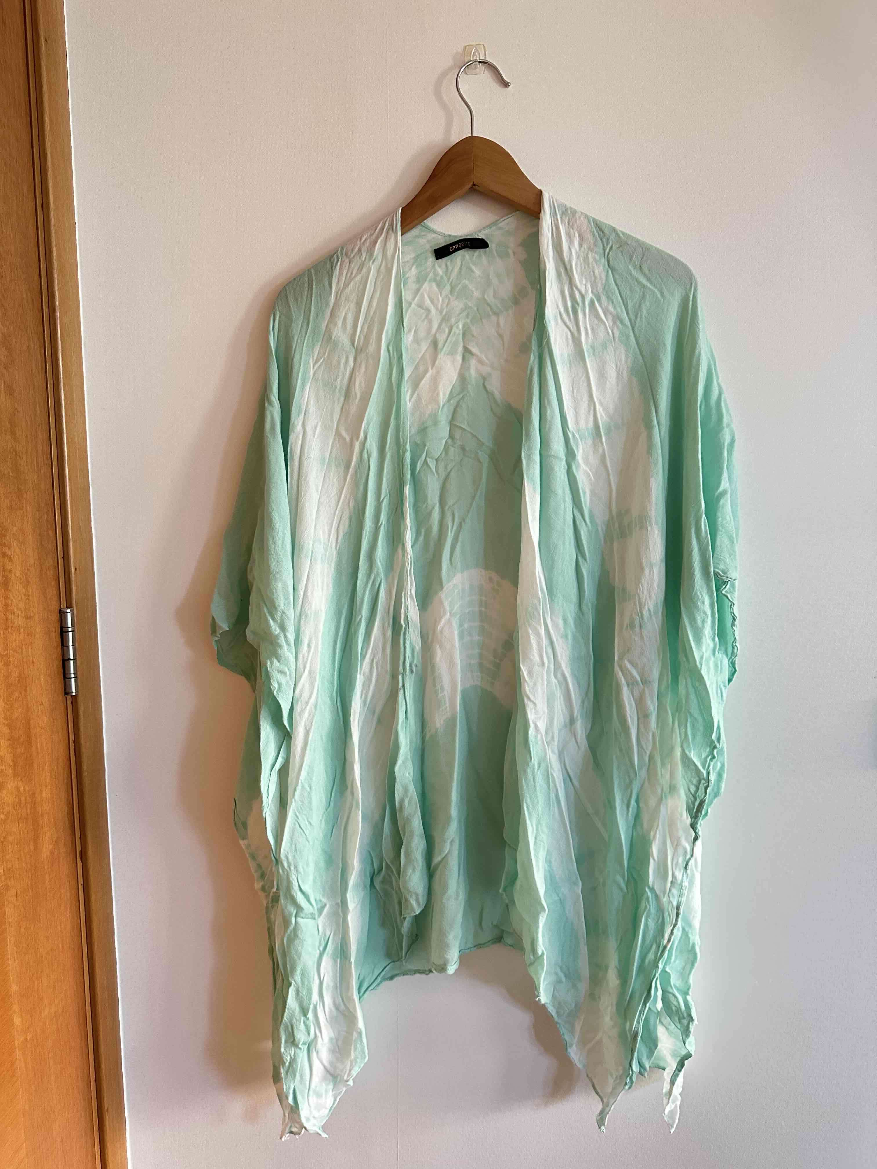 Kimono de tela verde claro - 1