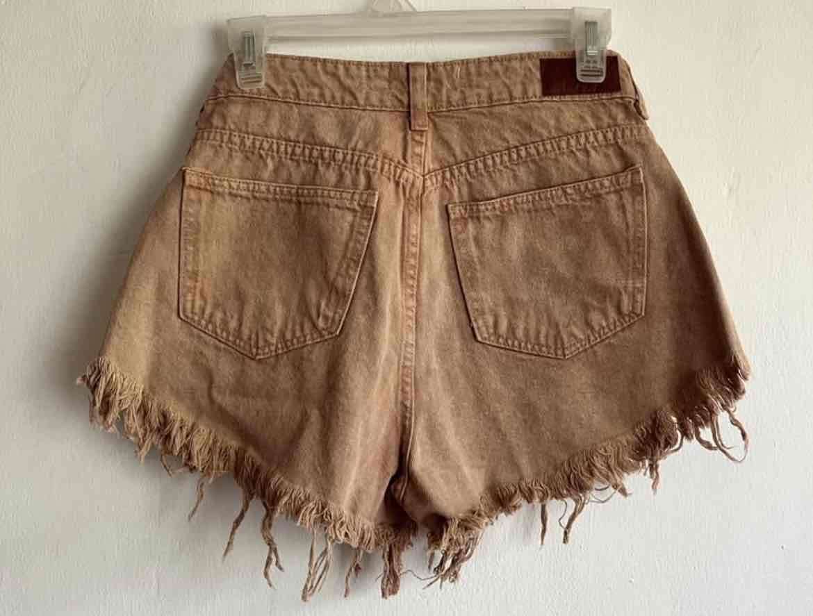 Shorts de mezclilla con flecos - miniatura 2