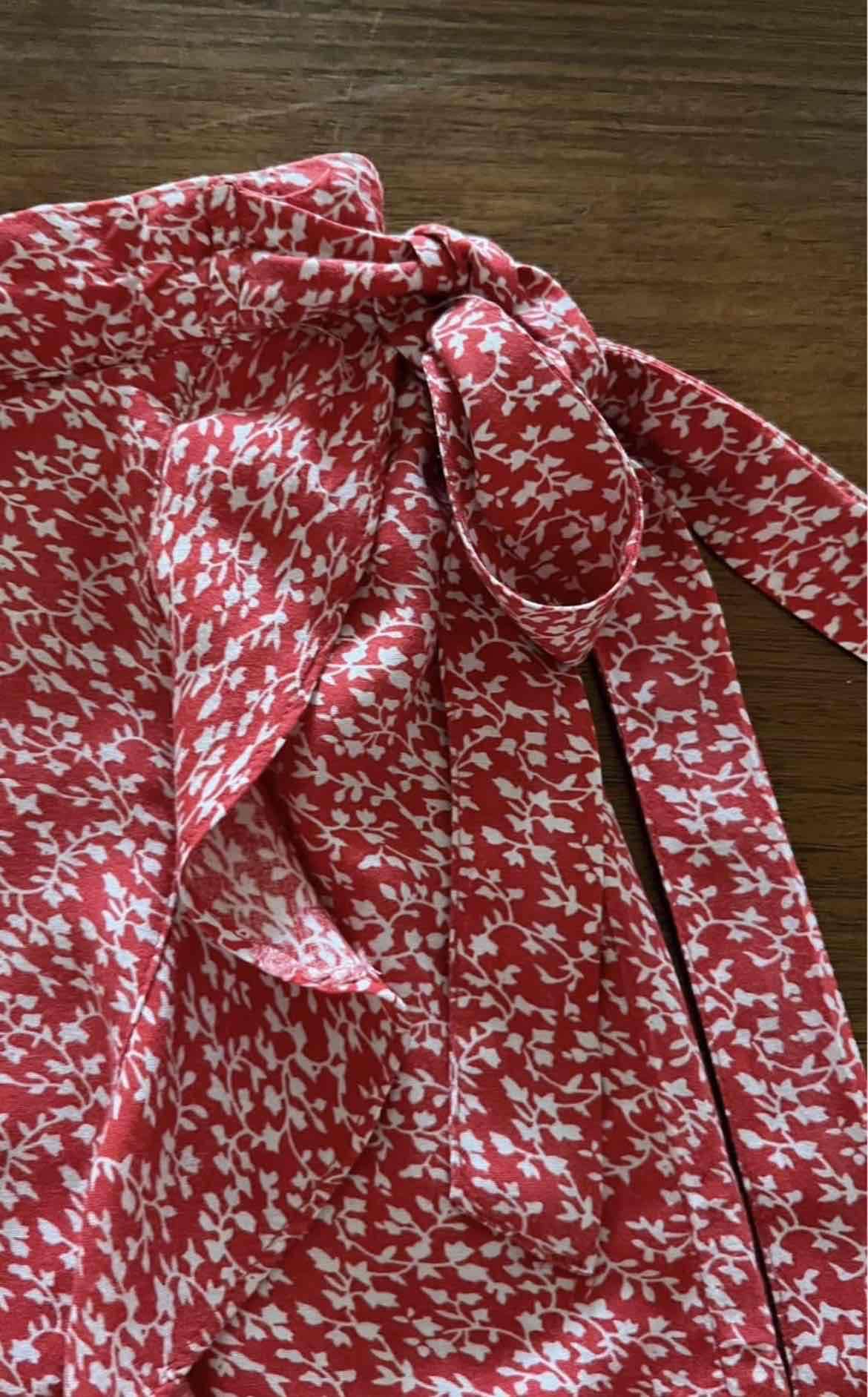 Falda/short corta roja floral Talla M - miniatura 4