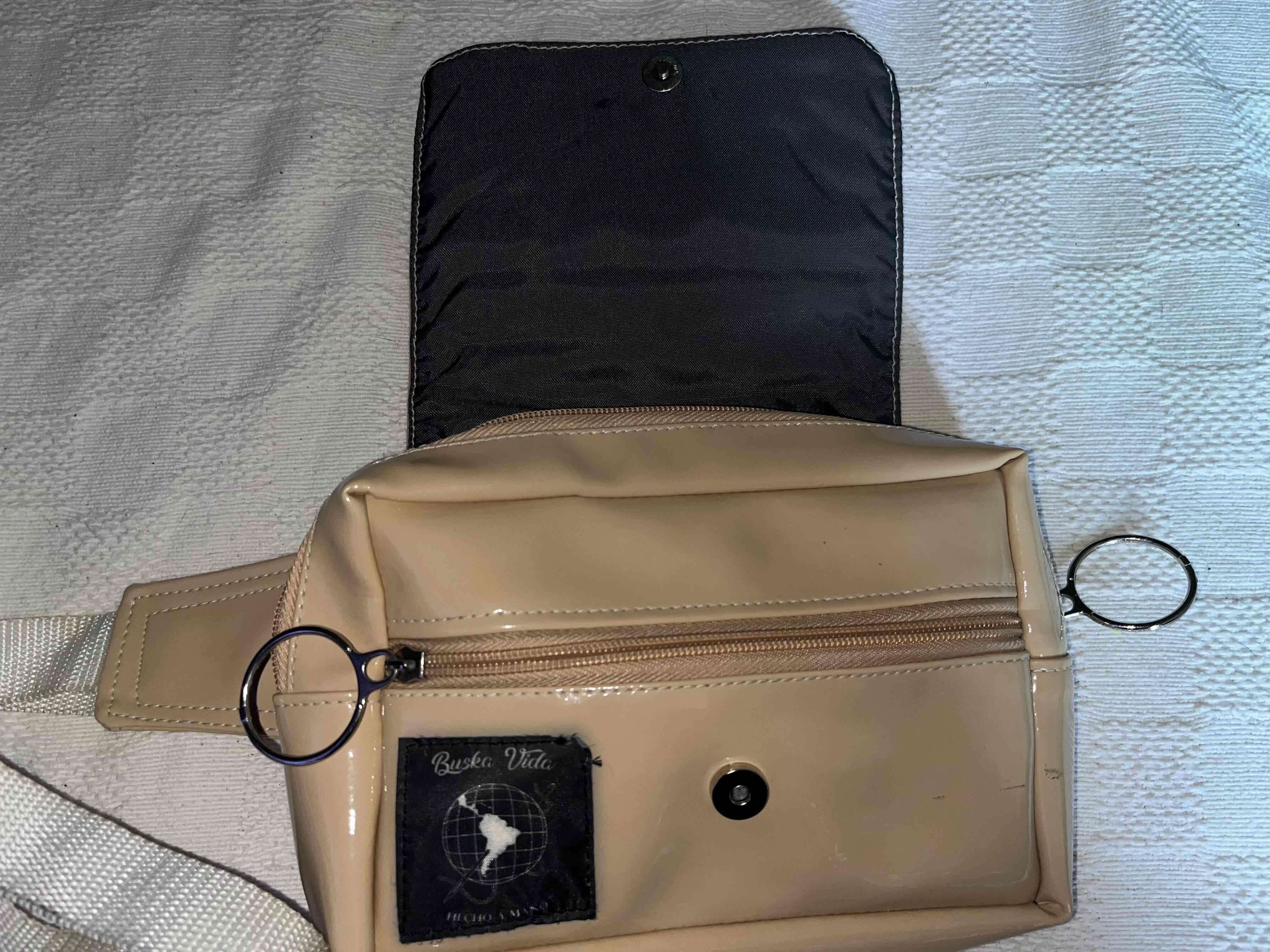 Riñonera beige con correa blanca - miniatura 2