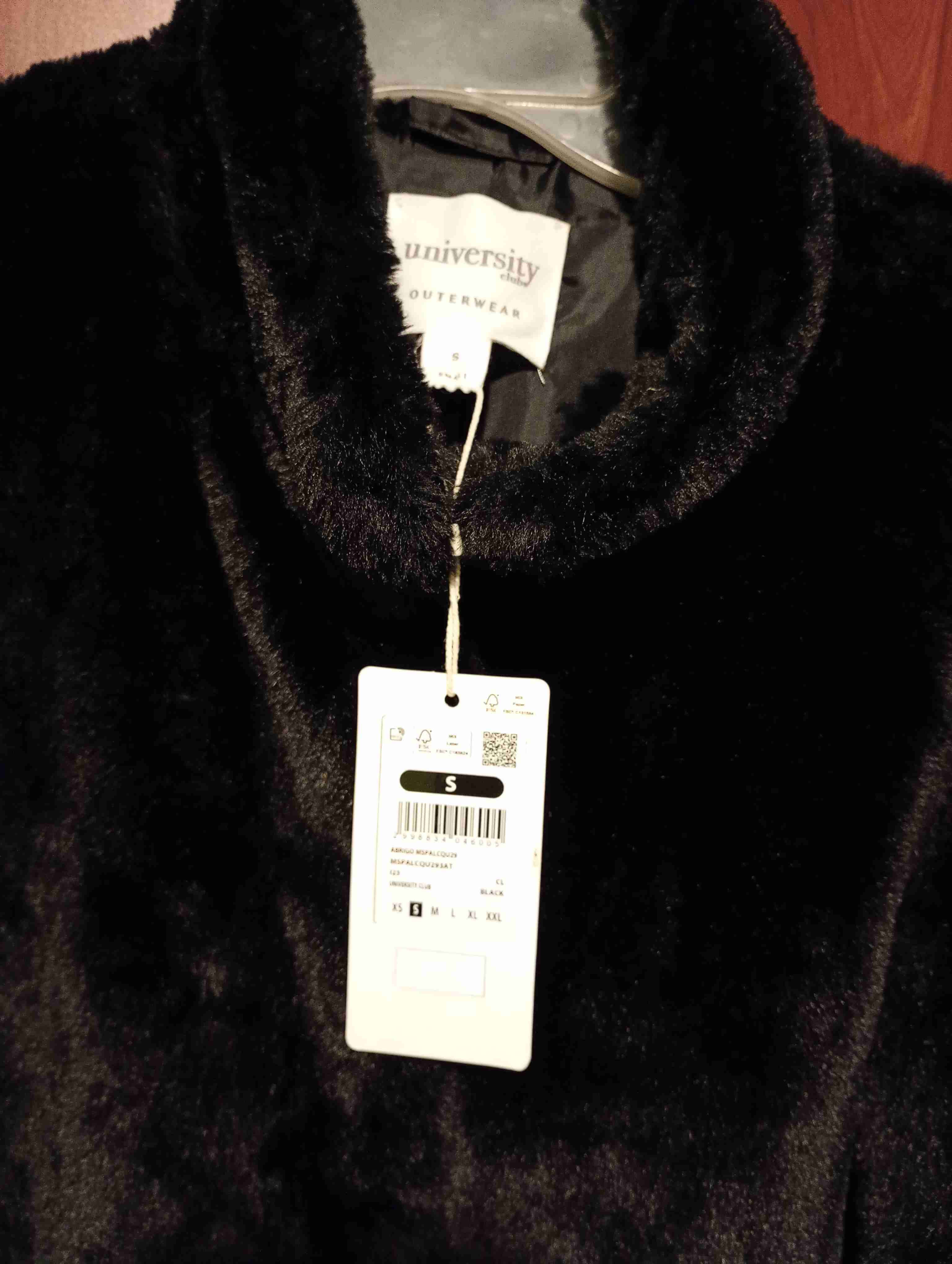 Chaqueta peluda negra talla S - 1